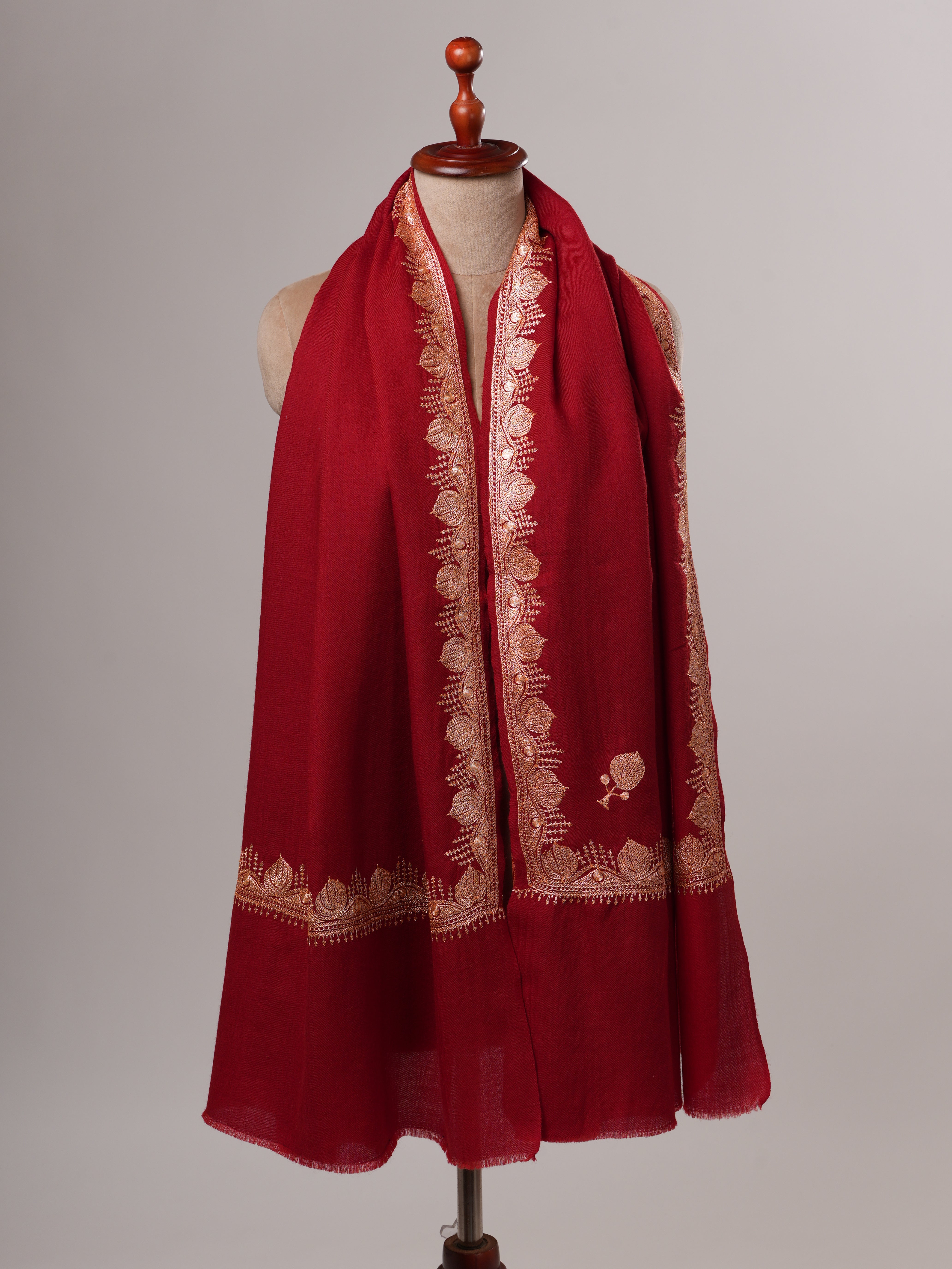 Hand Embroidered Tilla Neemdaur Fine Wool Shawl – Kashmiri Heritage Elegance Shahkaar