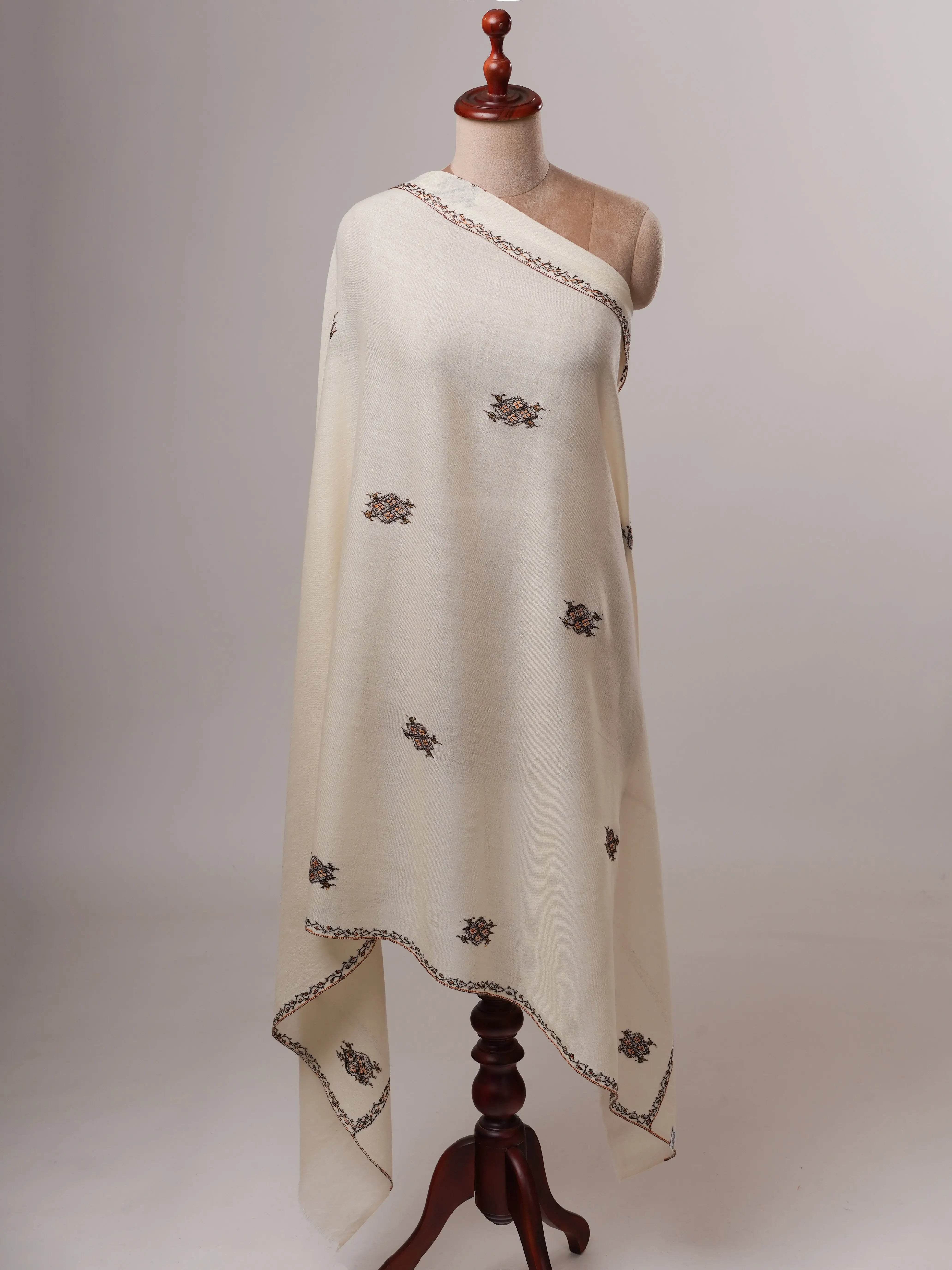 Handcrafted White Fine Wool Shawl with Delicate Buteh Embroidery Shahkaar