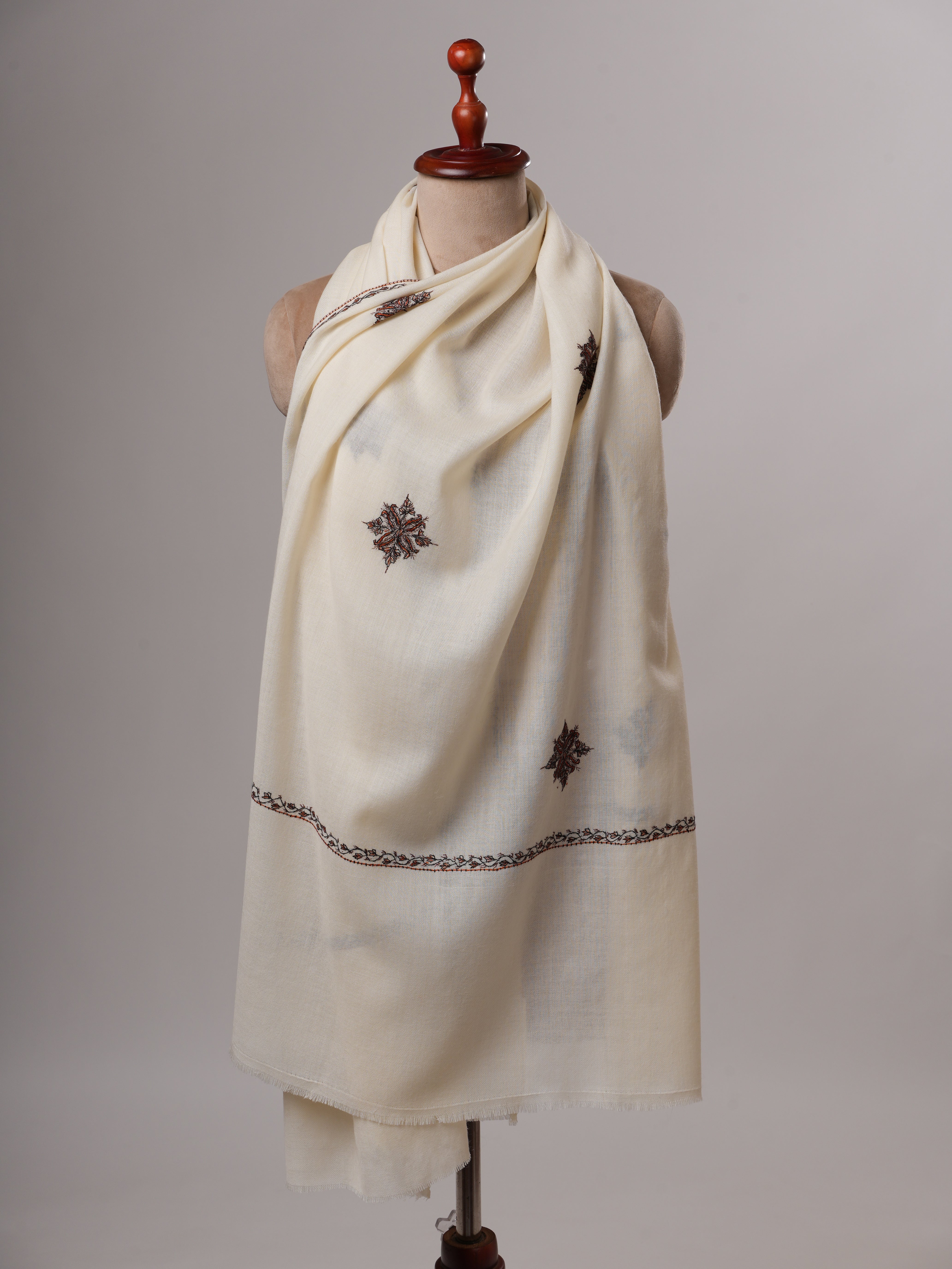 White Buteh Embroidered Kashmiri Fine Wool Shawl – Handcrafted Wrap Shahkaar