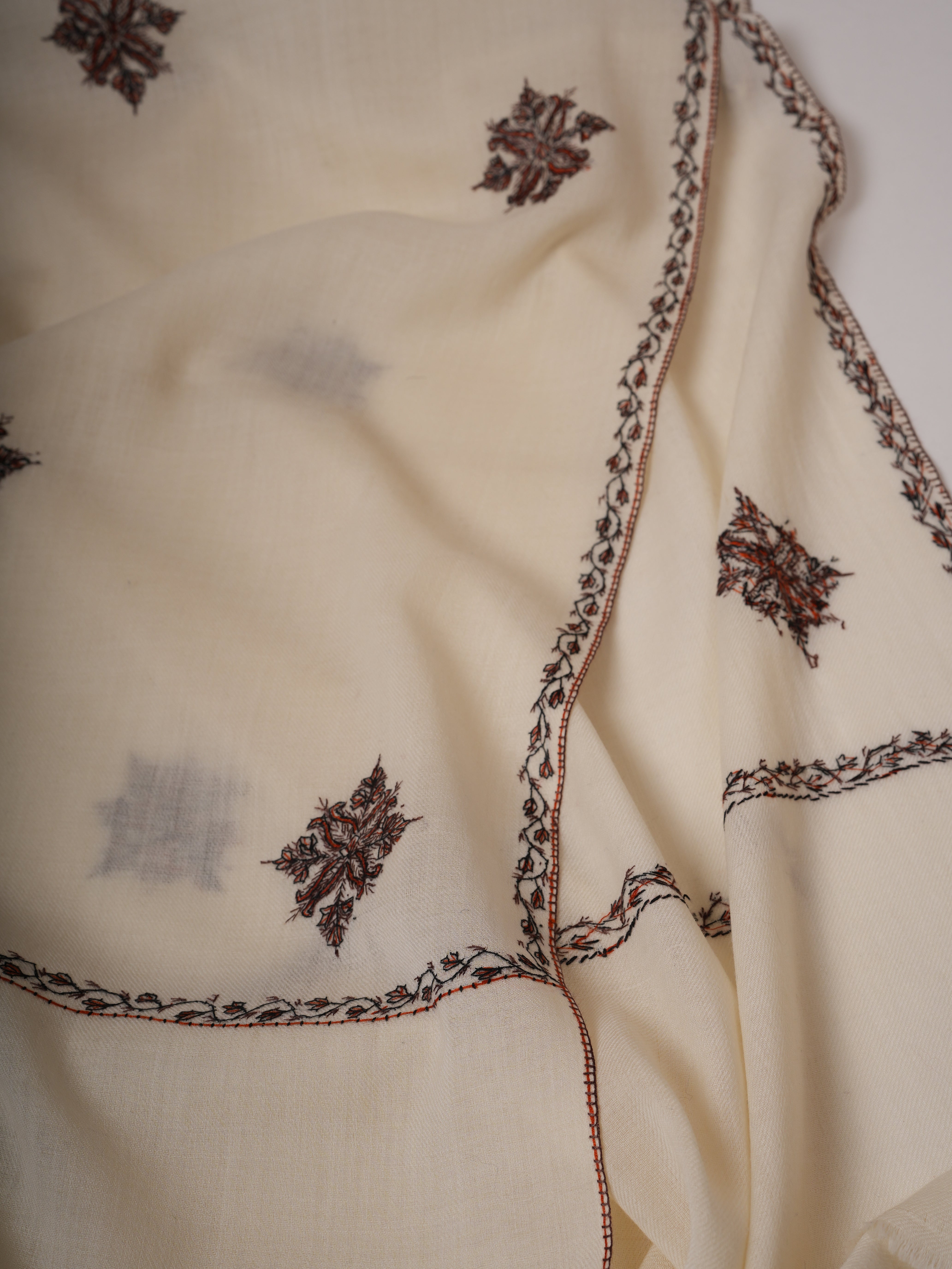 White Buteh Embroidered Kashmiri Fine Wool Shawl – Handcrafted Wrap Shahkaar