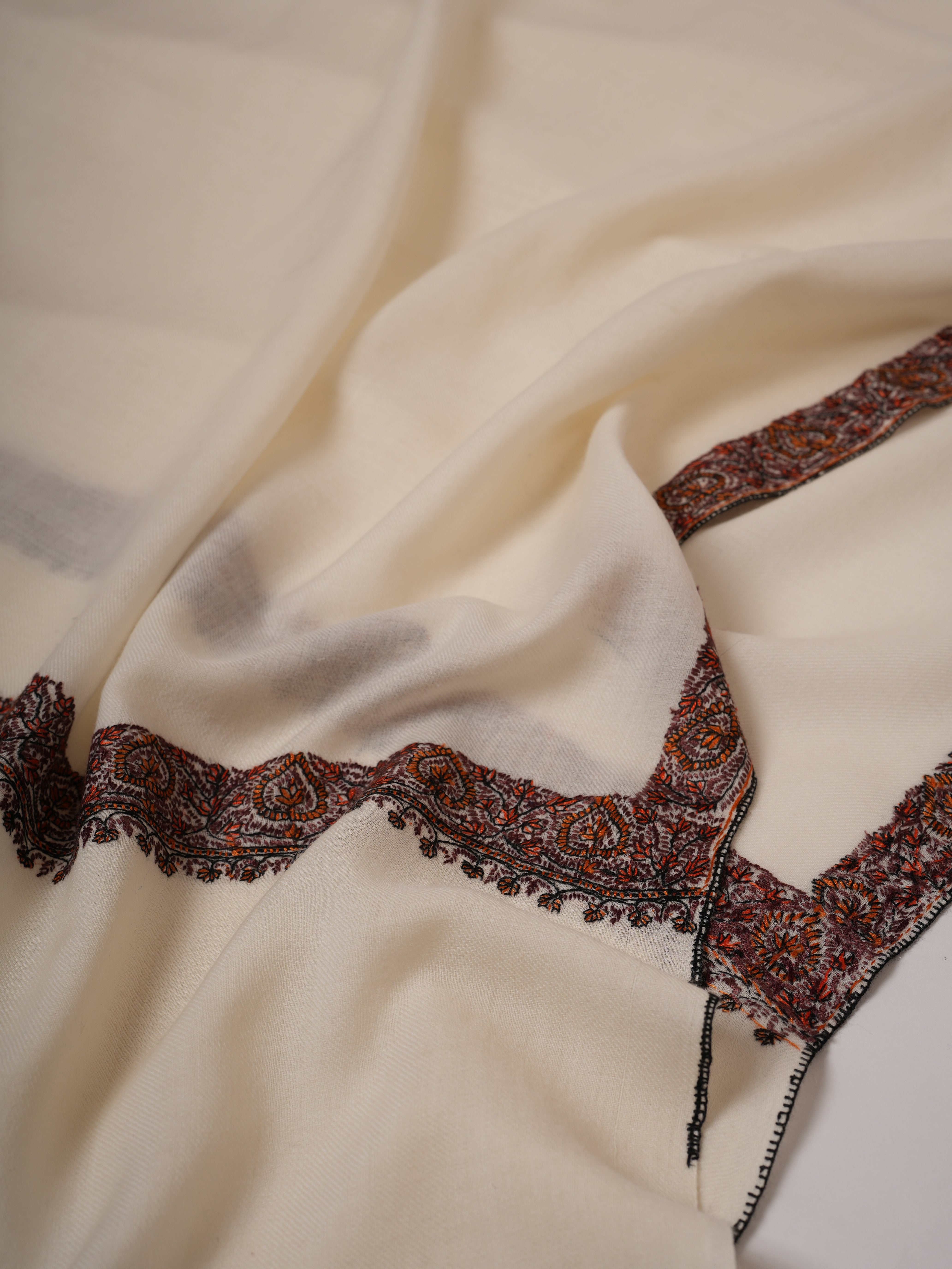 Fine Wool Neemdaur Embroidery Kashmiri Shawl – Handcrafted Elegance Shahkaar
