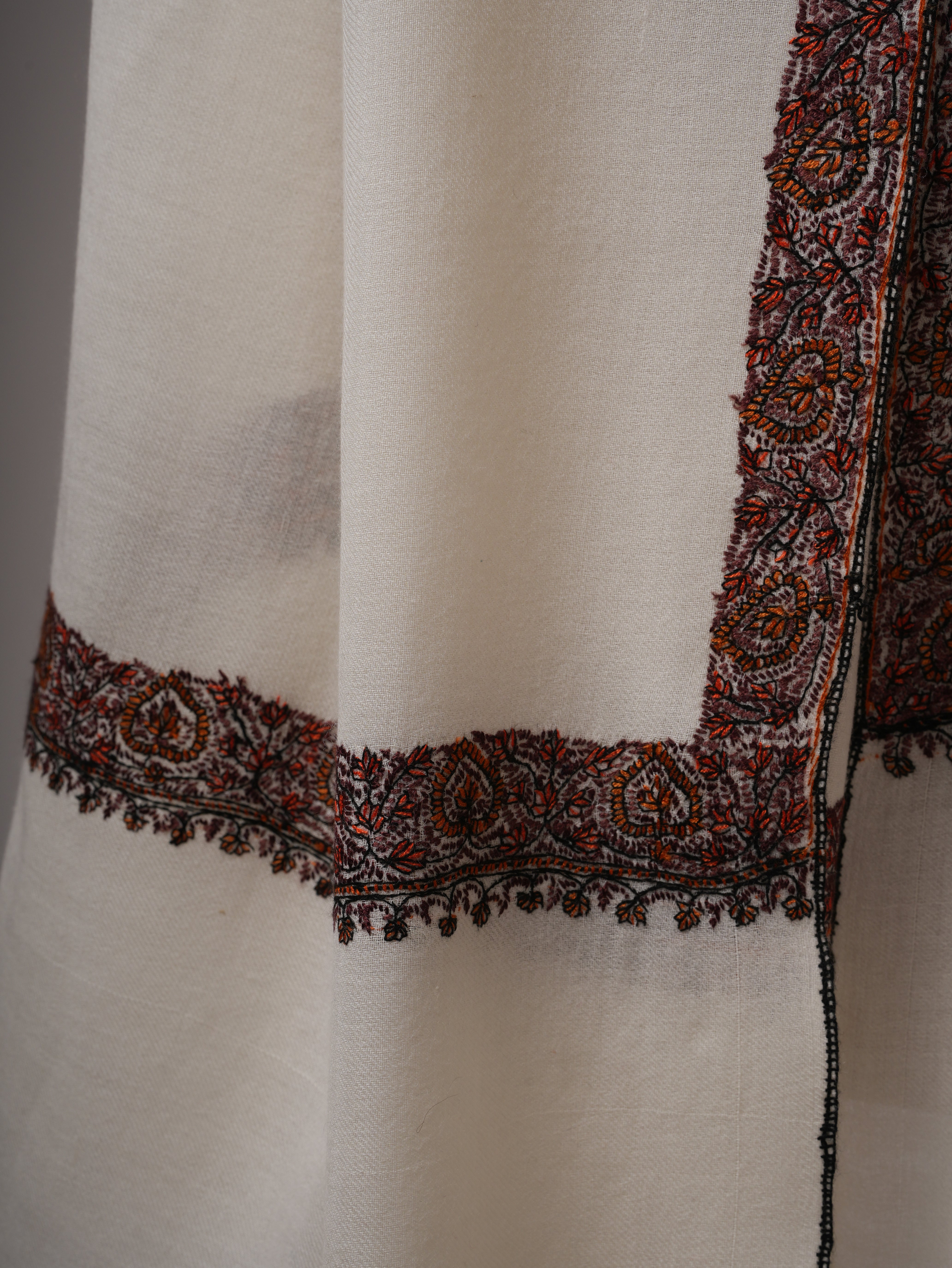 Fine Wool Neemdaur Embroidery Kashmiri Shawl – Handcrafted Elegance Shahkaar