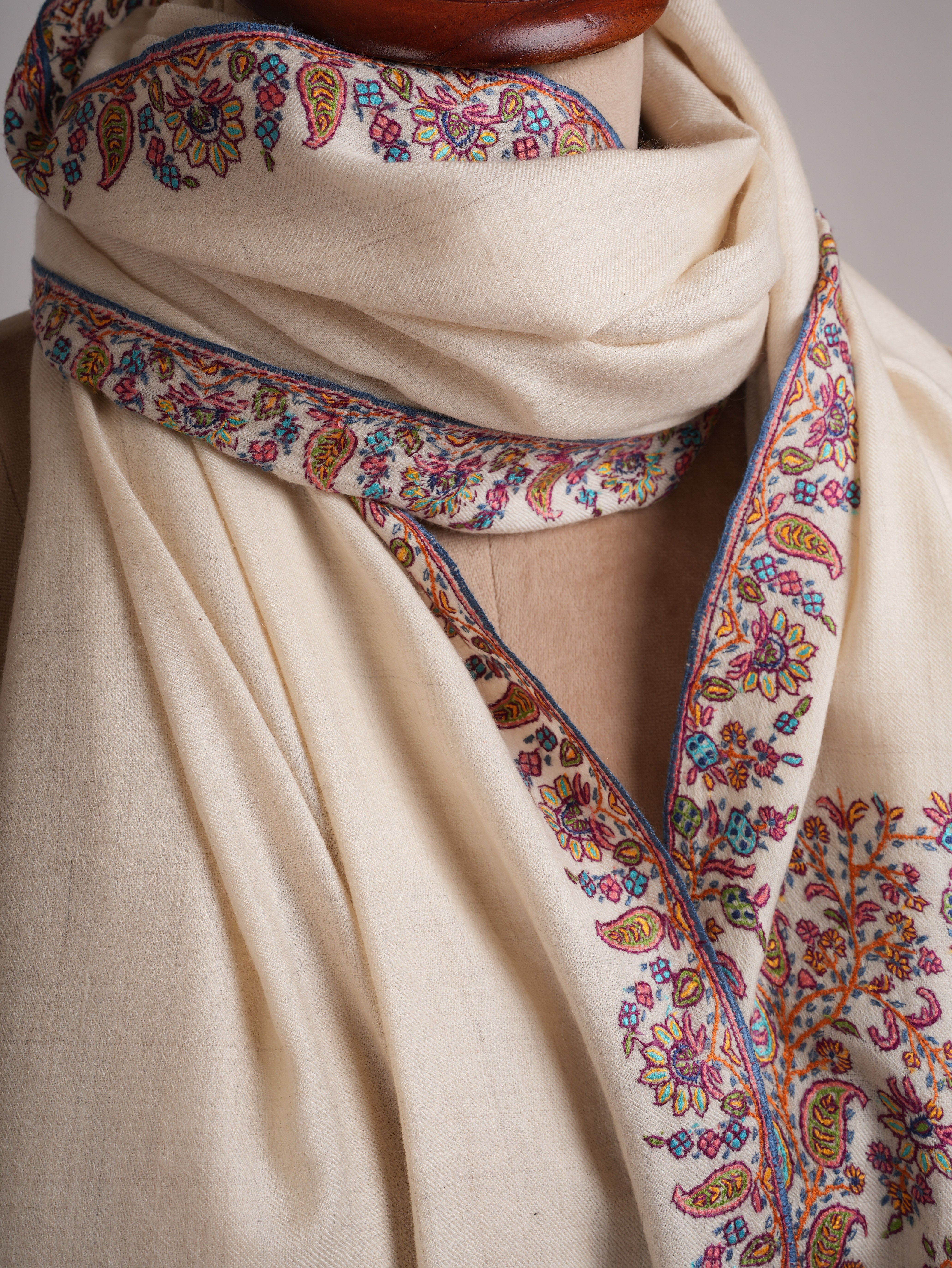 Ivory Pashmina Shawl with Paisley Embroidered Palla