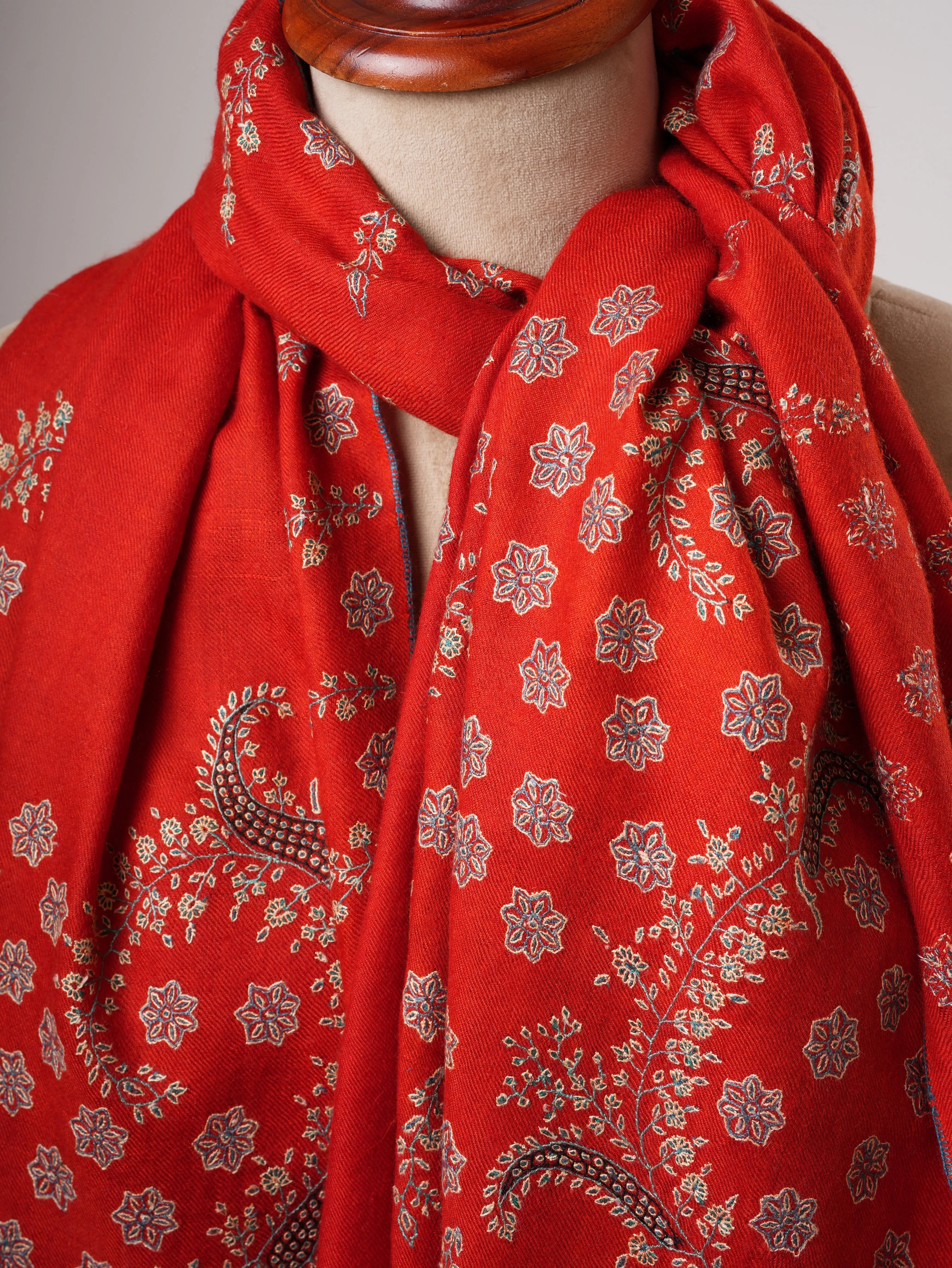Palla Sozni Embroidered Kashmiri Pashmina Shawl – Handwoven Luxury Shahkaar