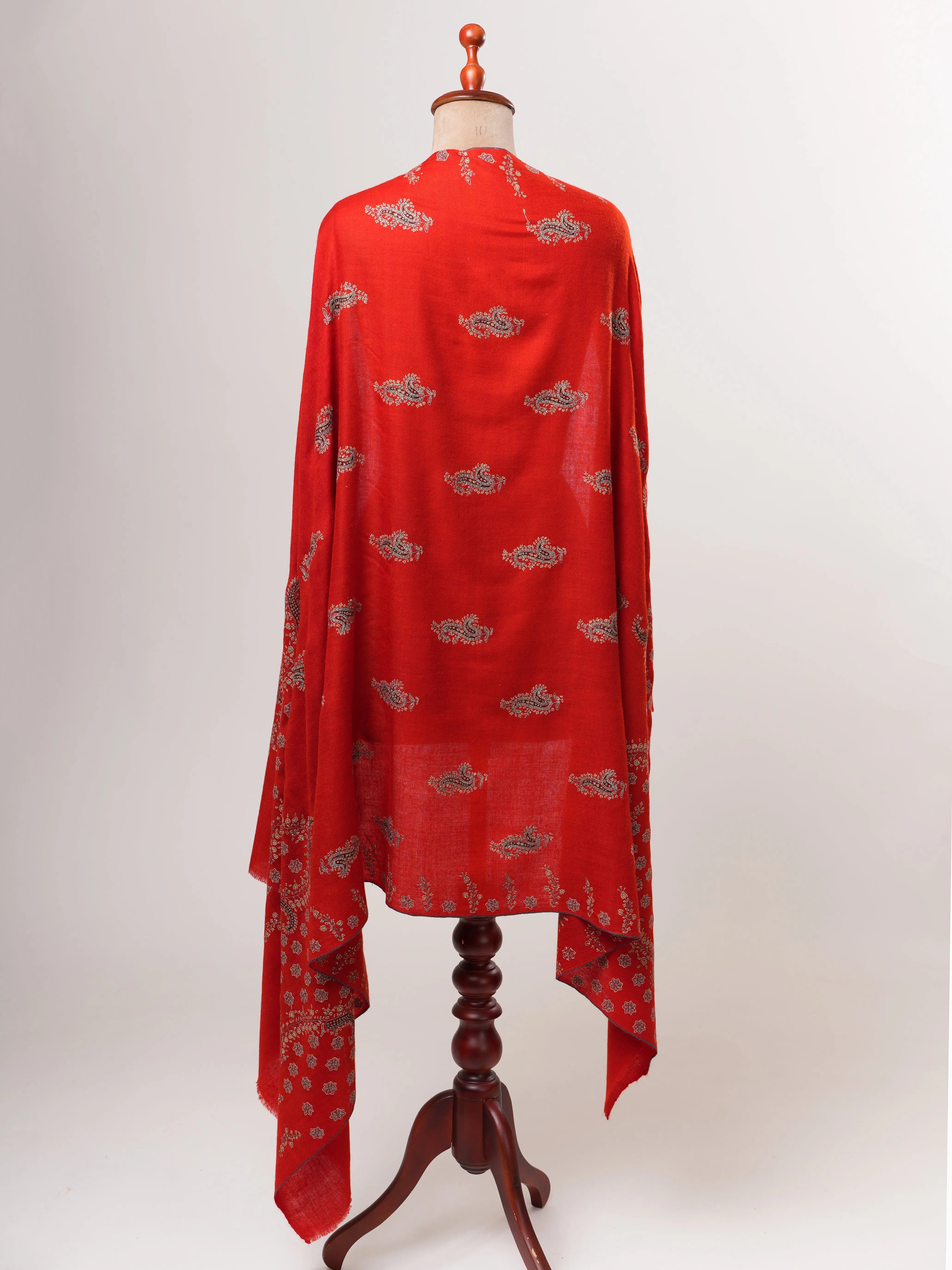 Palla Sozni Embroidered Kashmiri Pashmina Shawl – Handwoven Luxury Shahkaar