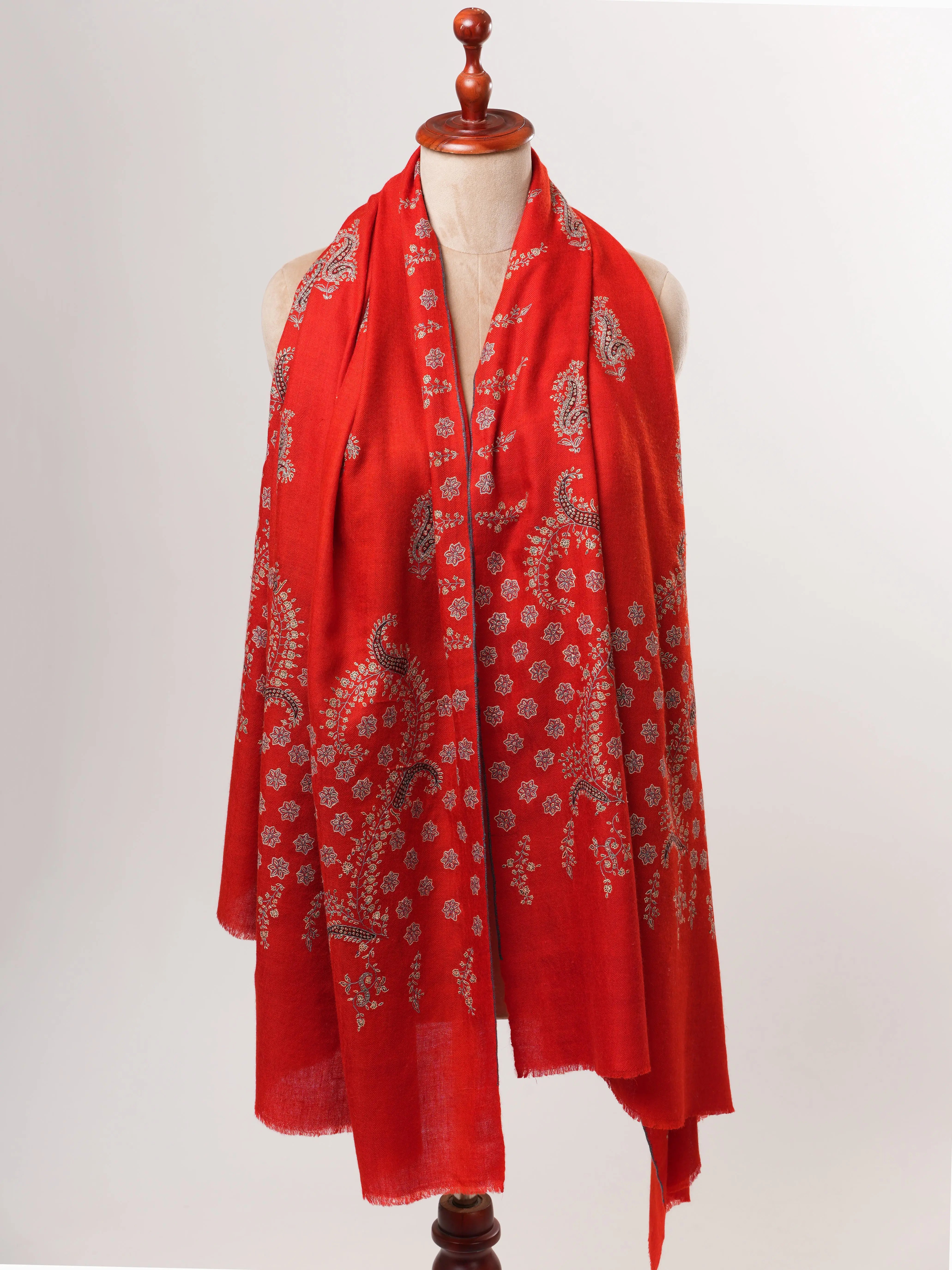 Palla Sozni Embroidered Kashmiri Pashmina Shawl – Handwoven Luxury Shahkaar