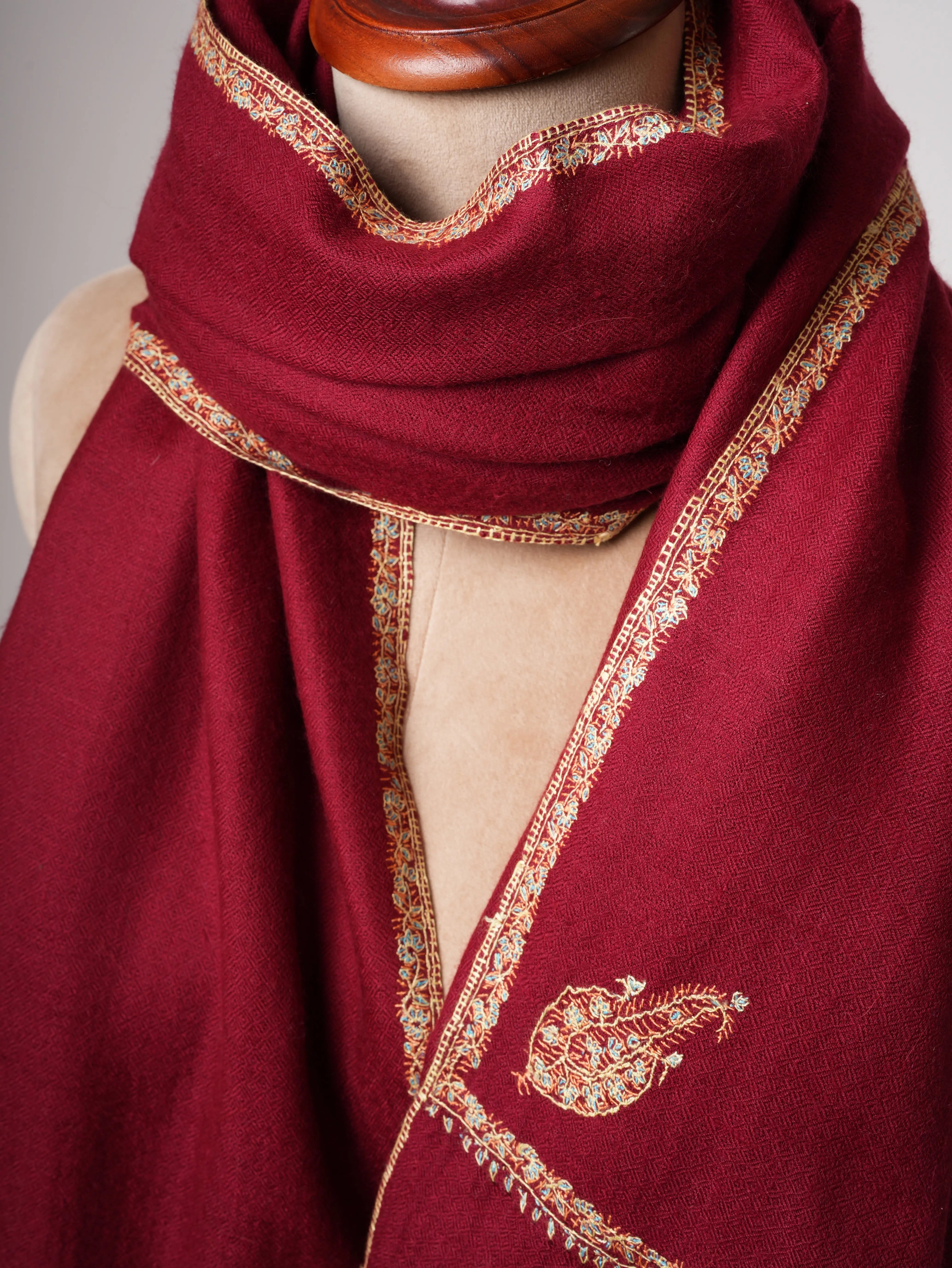 Bail Embroidered Soft Kashmiri Pashmina Shawl – Handcrafted Luxury Wrap Shahkaar