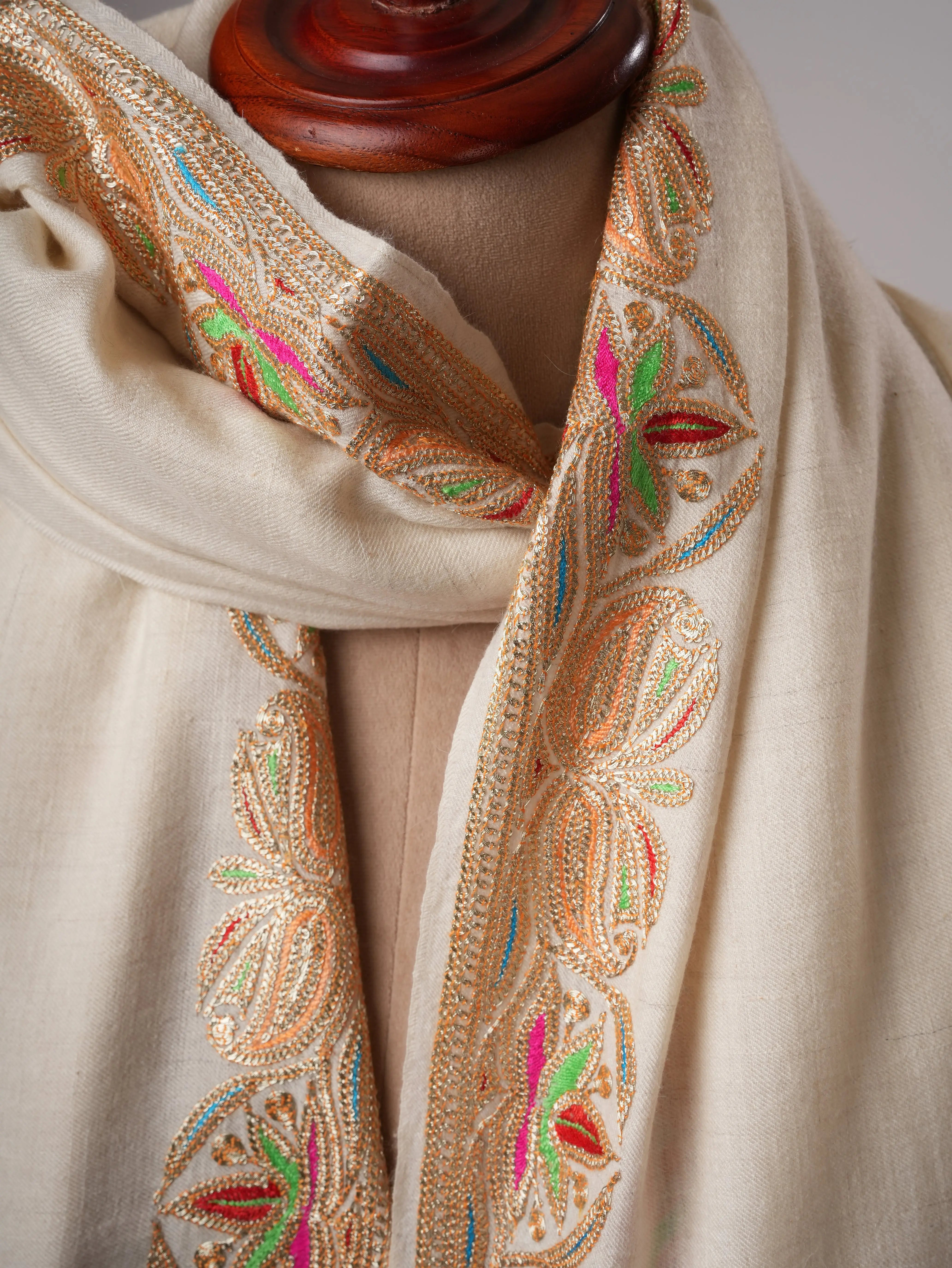 Ivory Daur Dar Pashmina Shawl with Gold Tilla and Sozni Hand Embroidery Shahkaar