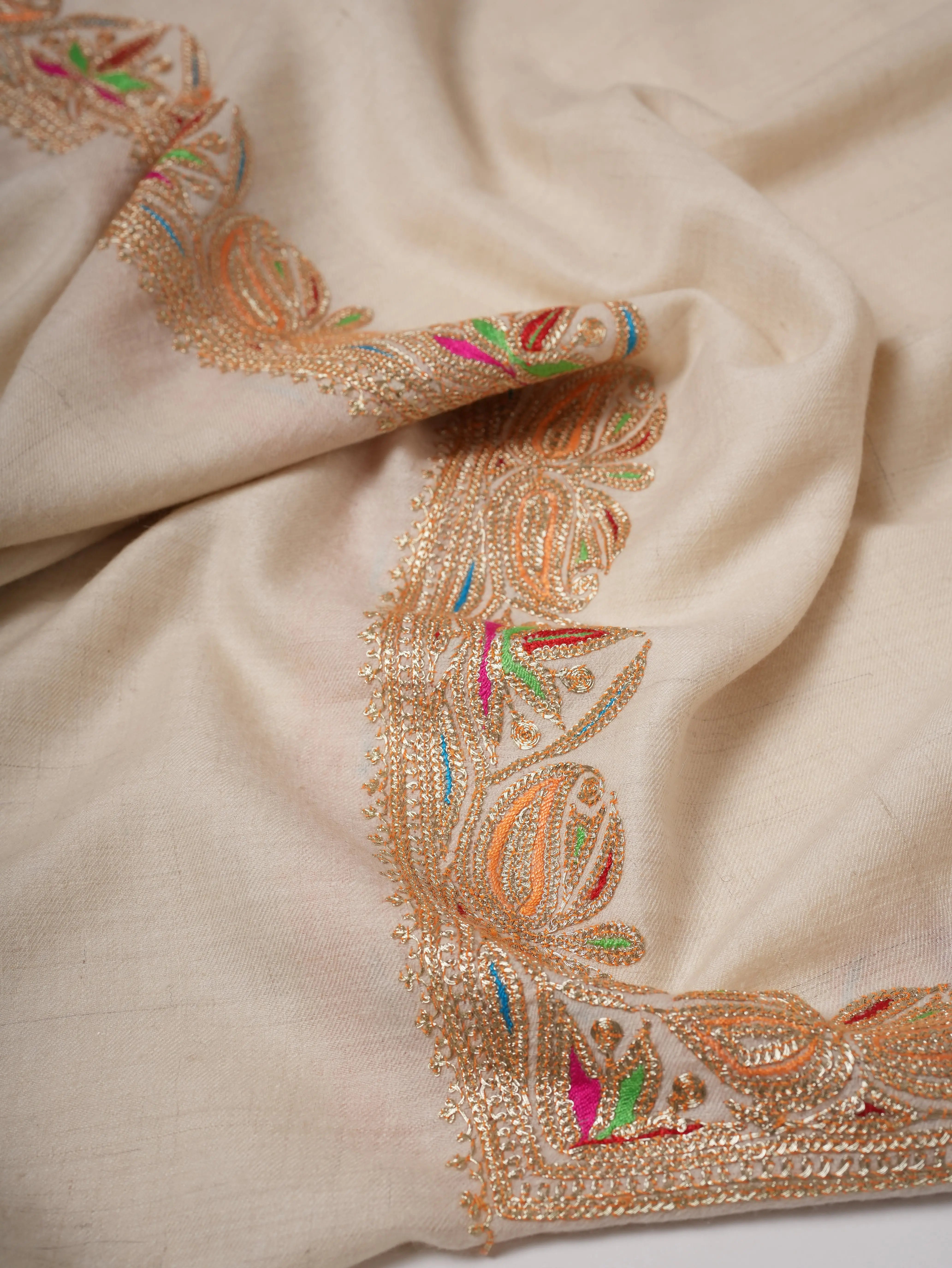 Ivory Daur Dar Pashmina Shawl with Gold Tilla and Sozni Hand Embroidery Shahkaar