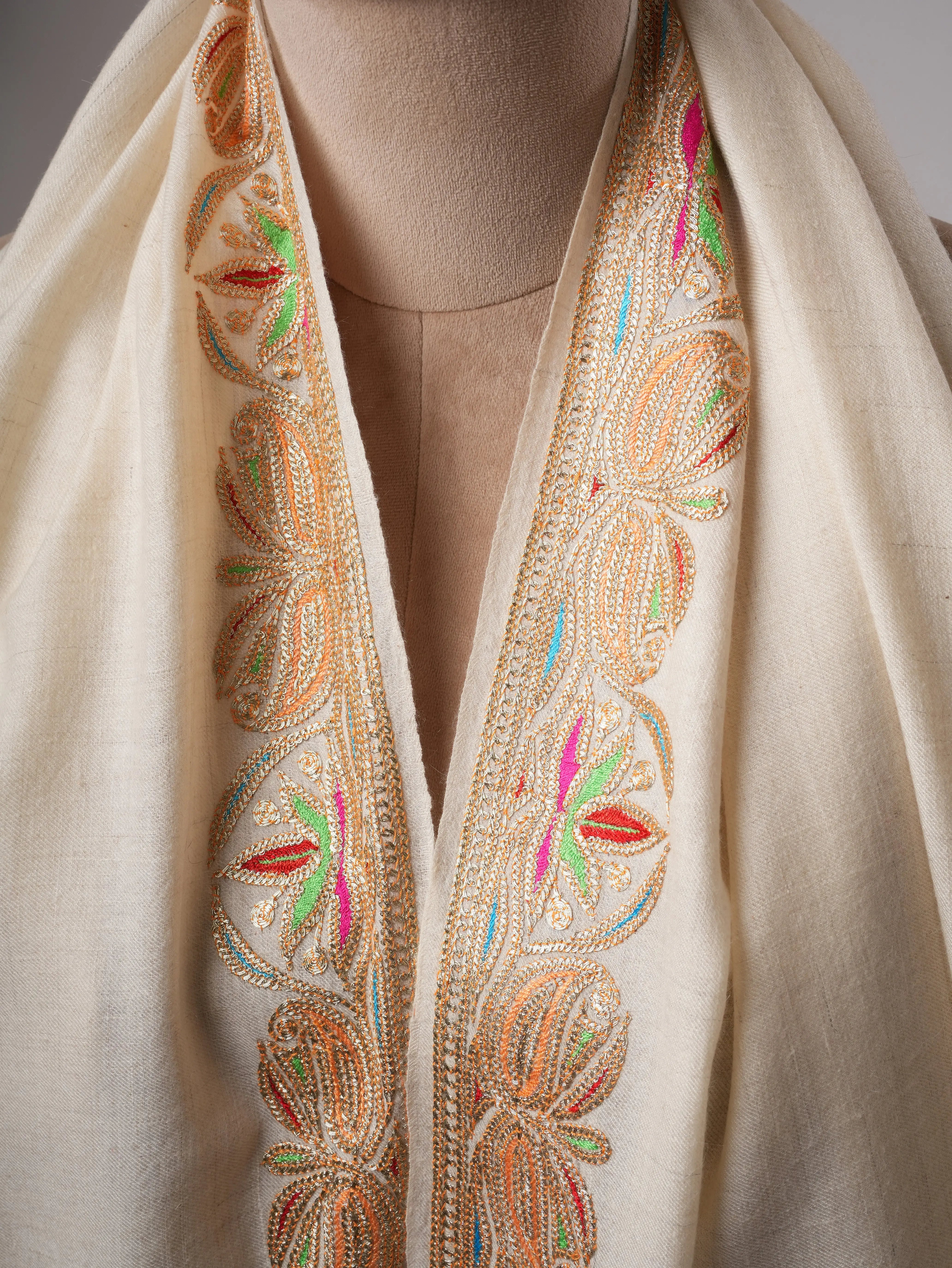 Ivory Daur Dar Pashmina Shawl with Gold Tilla and Sozni Hand Embroidery Shahkaar