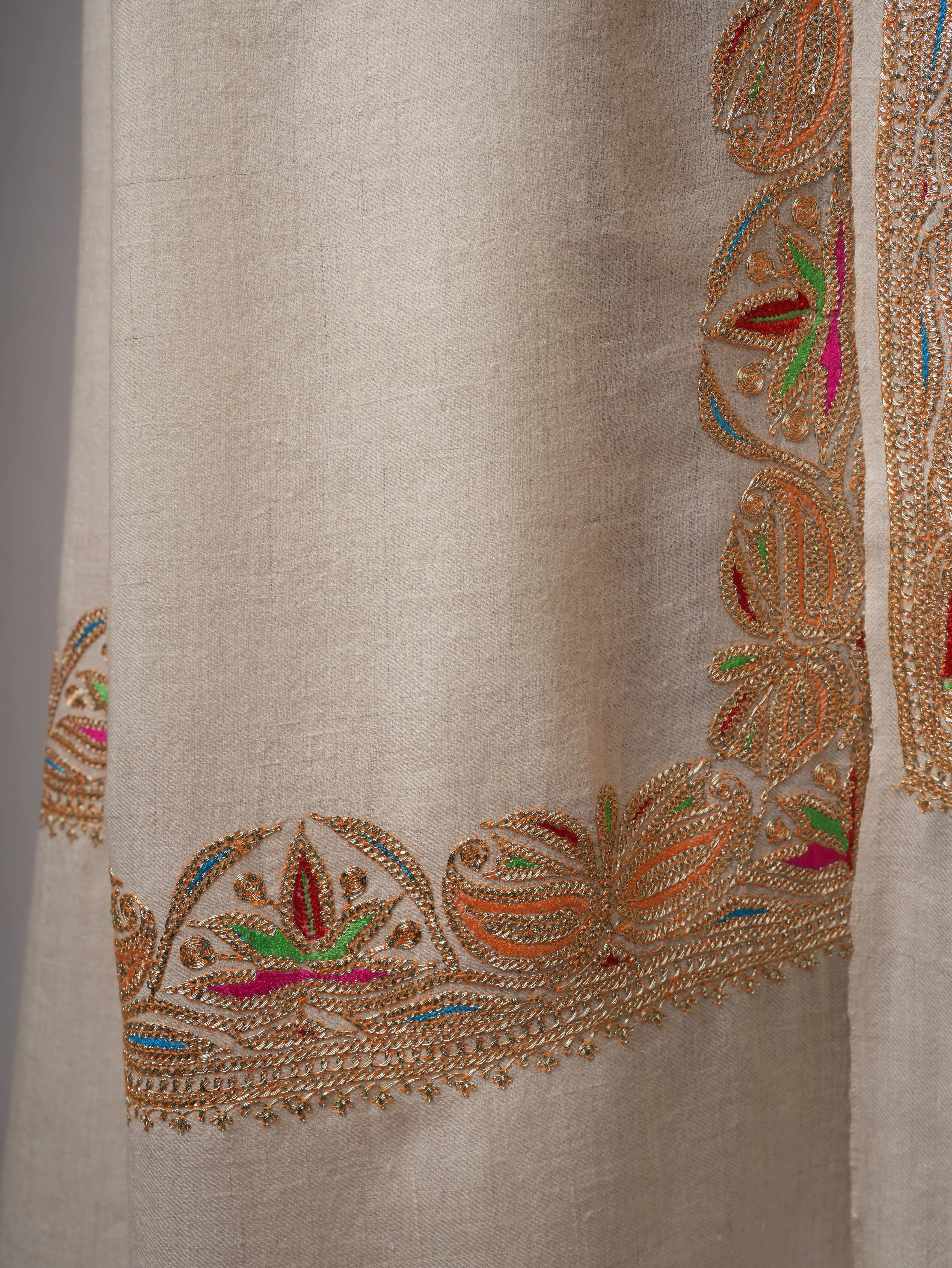 Ivory Daur Dar Pashmina Shawl with Gold Tilla and Sozni Hand Embroidery Shahkaar