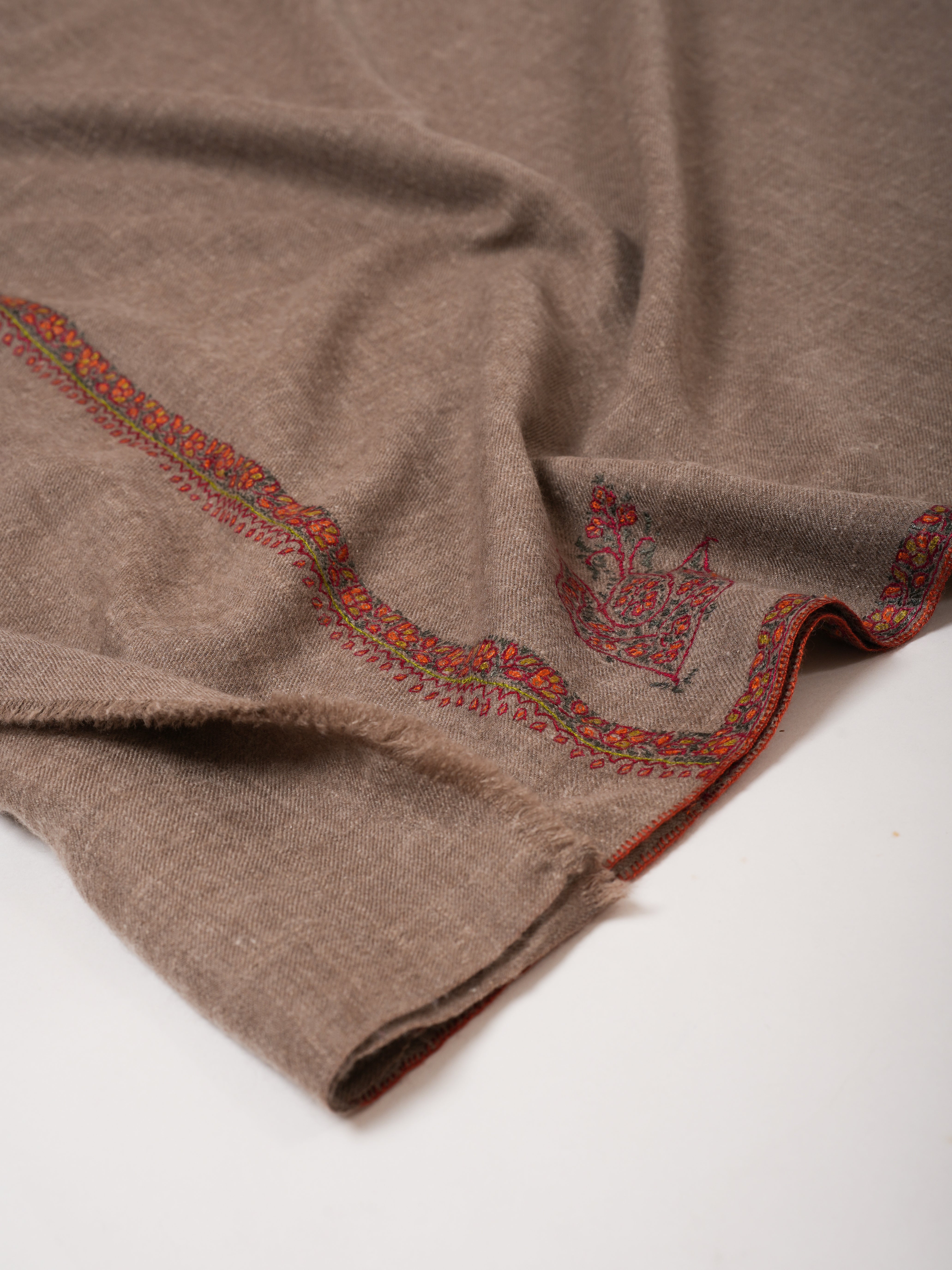 Beige Baildar Handwoven Authentic Kashmiri Pashmina Shawl