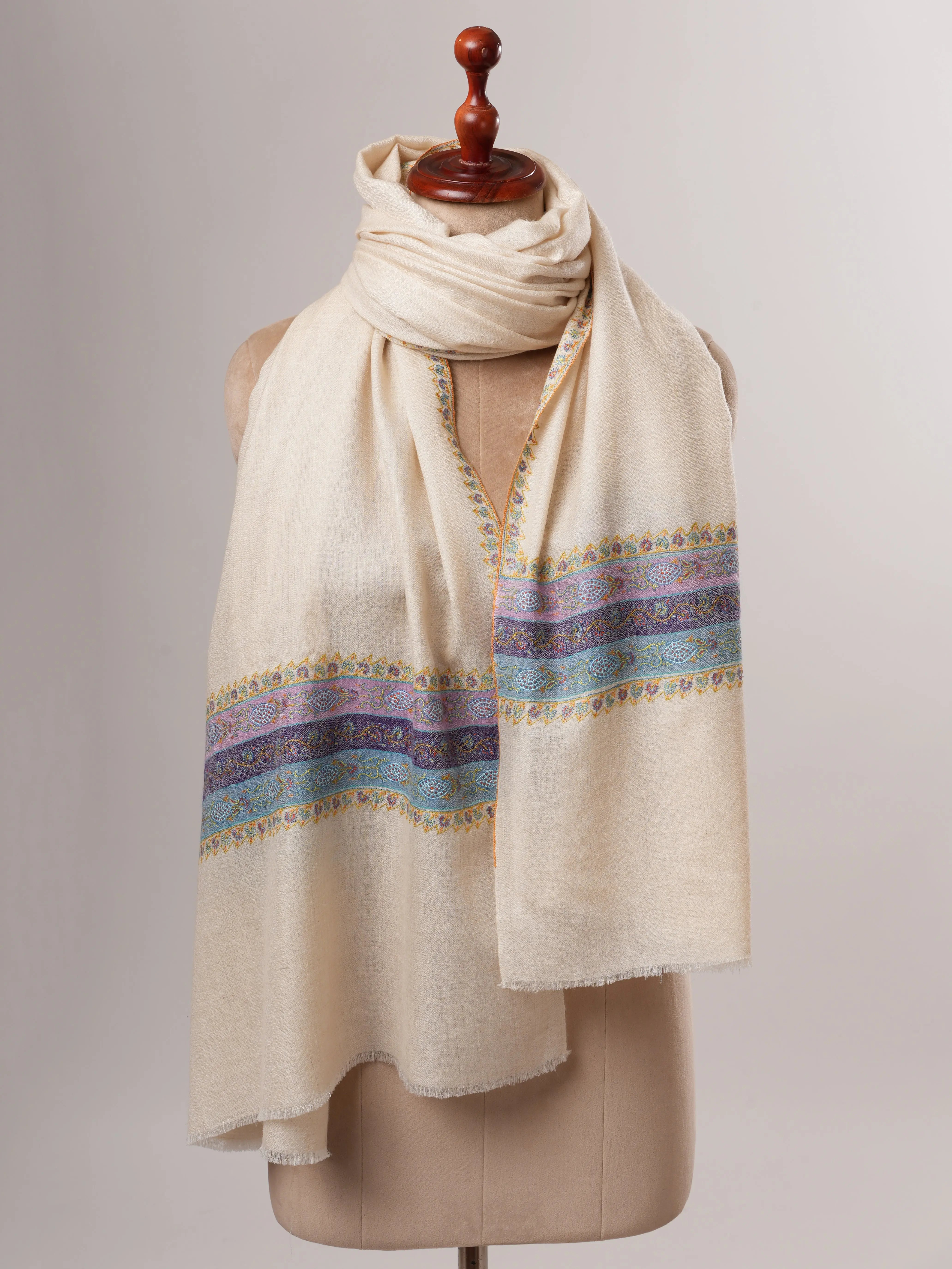 Ivory Pashmina Shawl – Handwoven with Sozni Embroidery Shahkaar
