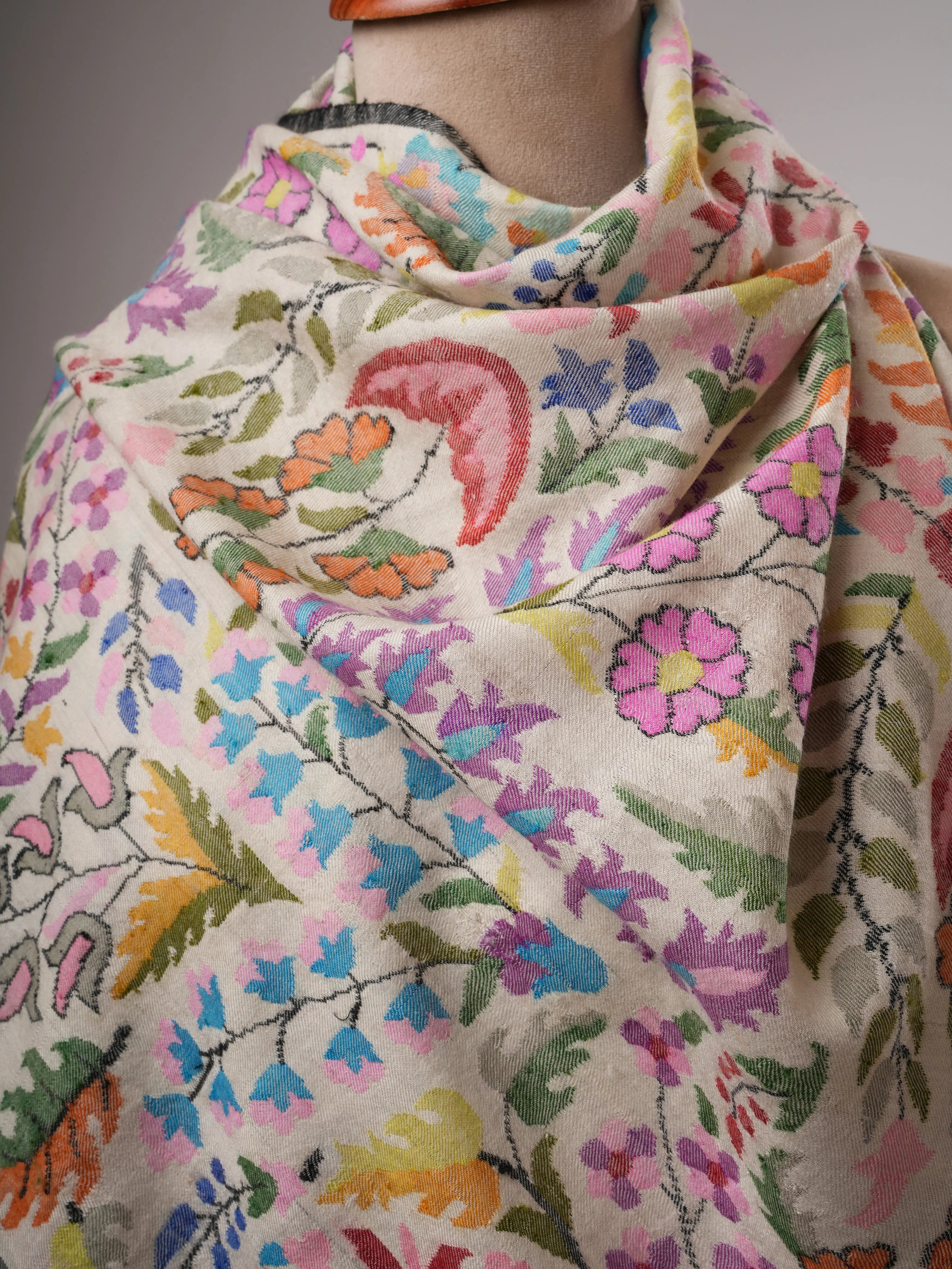 Ivory Authentic Kashmiri Kani Pashmina Shawl Shahkaar