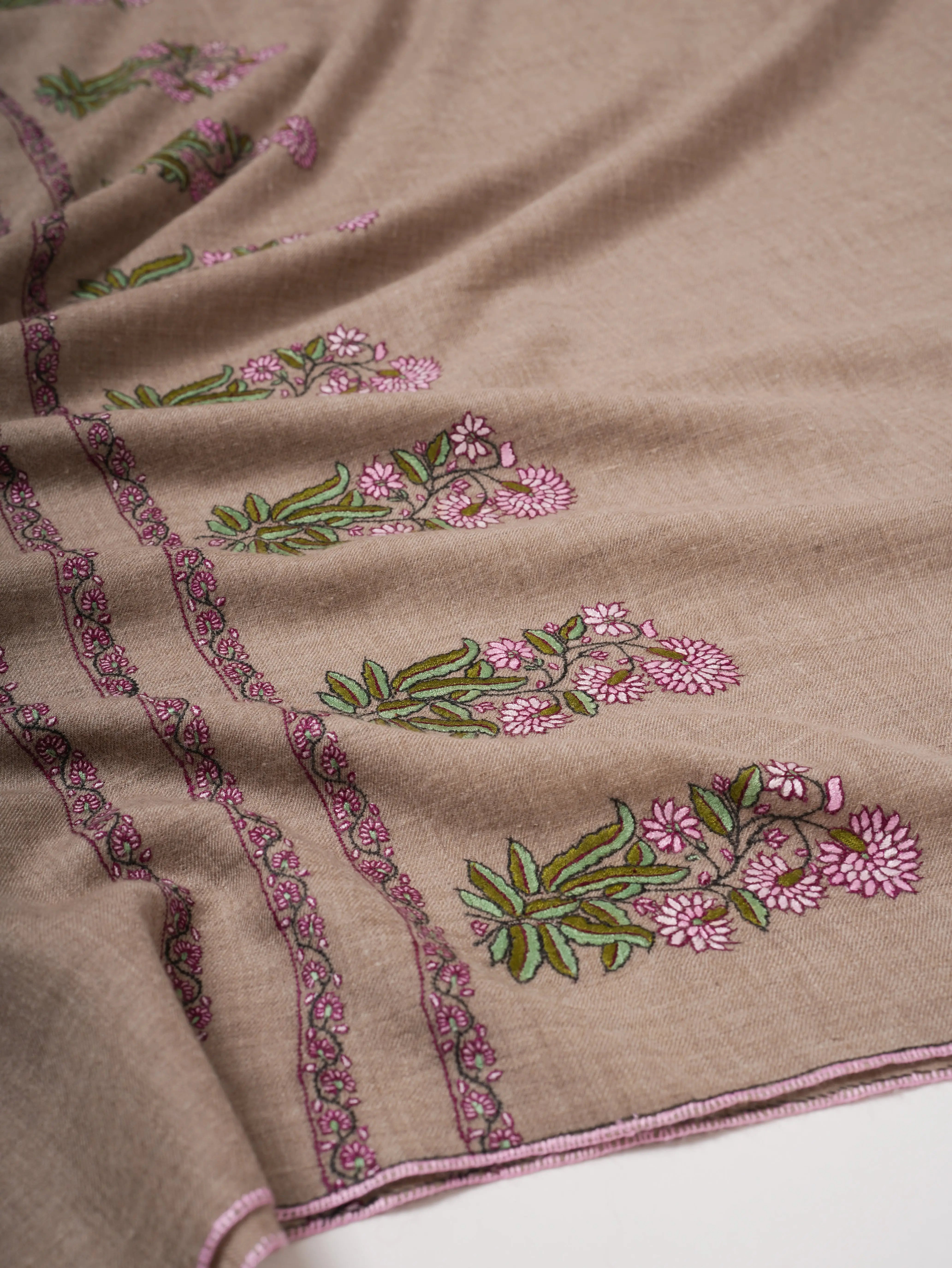 Grey Pashmina Shawl – Handwoven with Mughal Motif Palla Embroidery Shahkaar