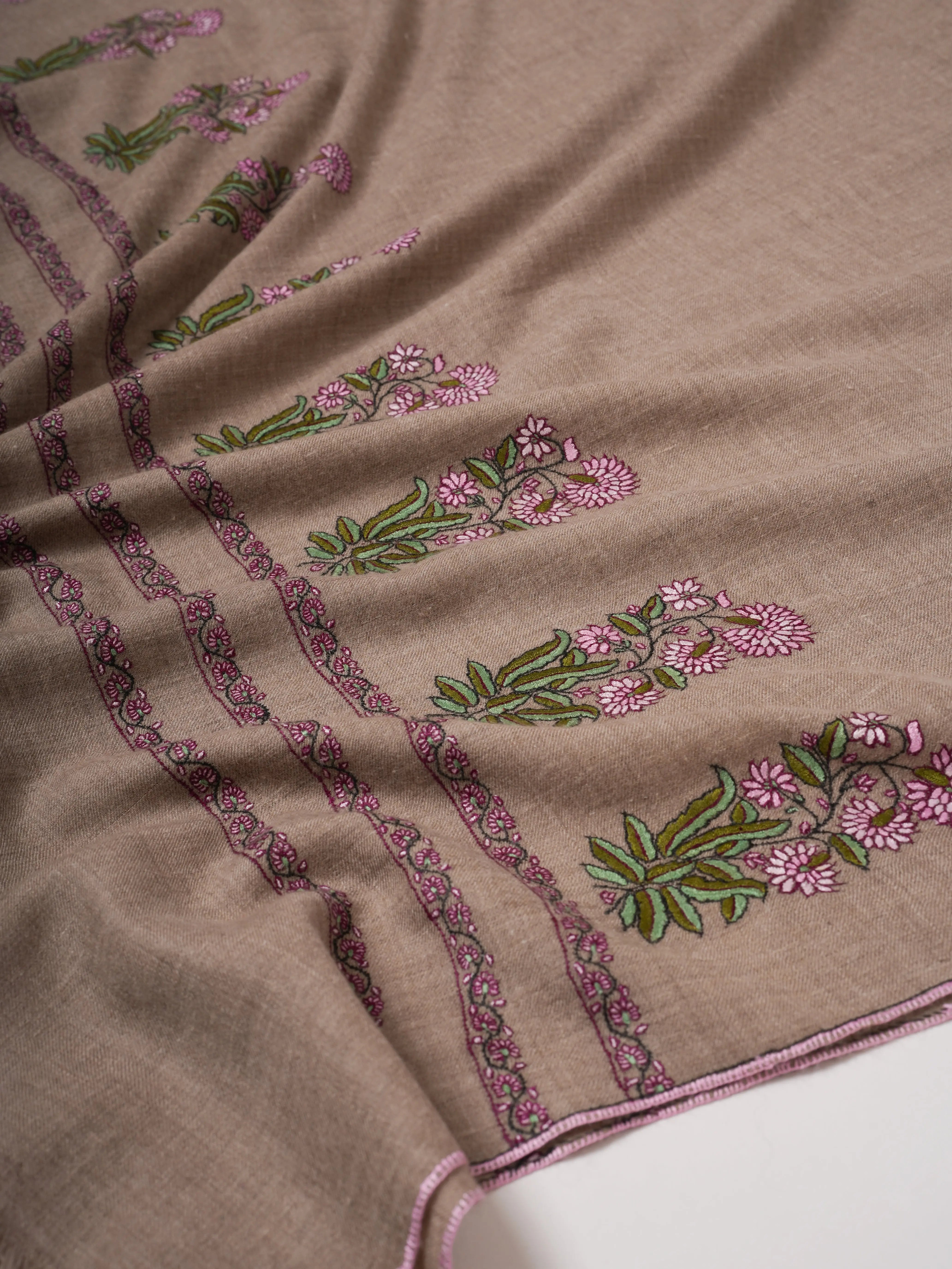 Grey Pashmina Shawl – Handwoven with Mughal Motif Palla Embroidery Shahkaar