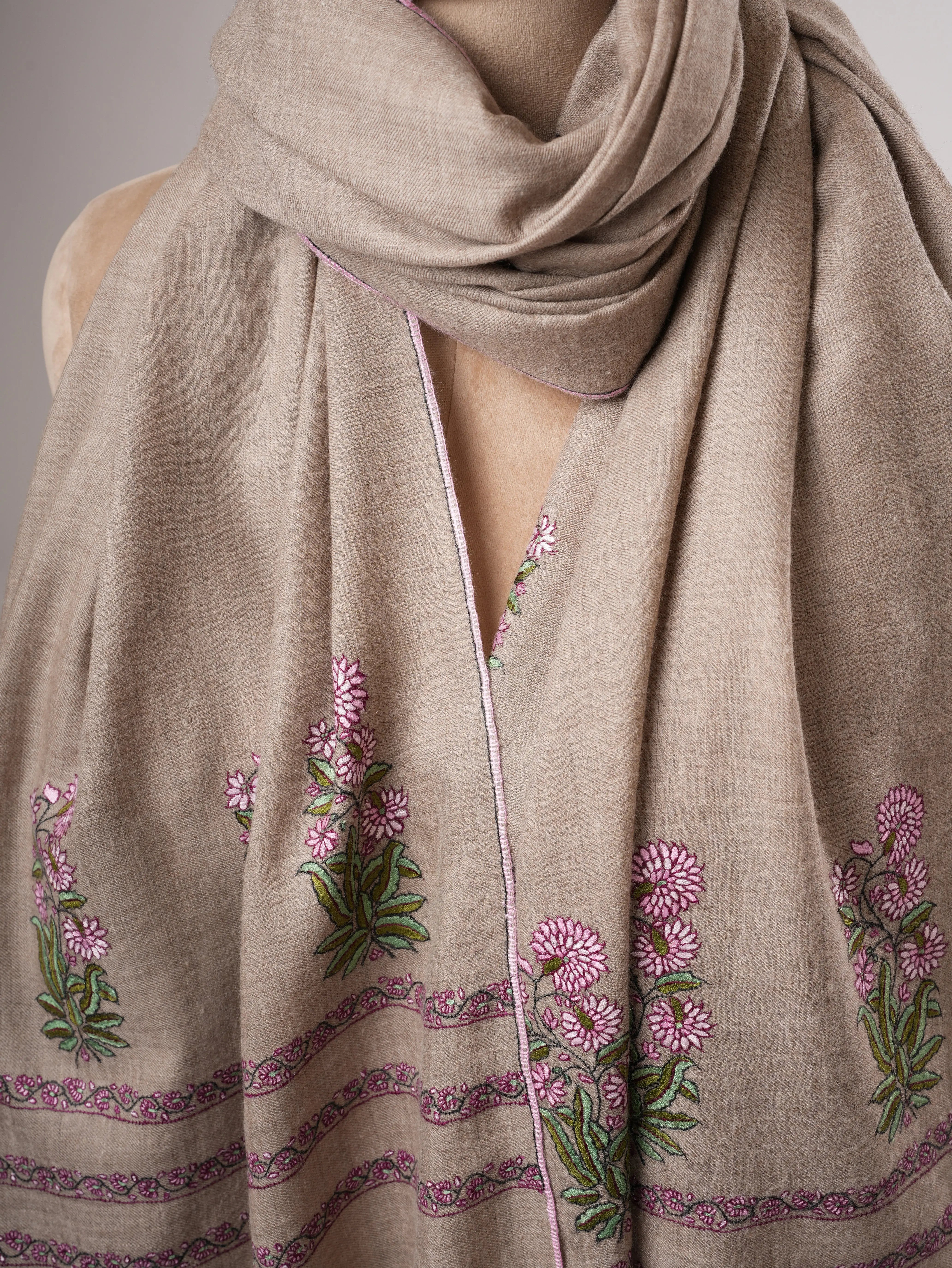 Grey Pashmina Shawl – Handwoven with Mughal Motif Palla Embroidery Shahkaar