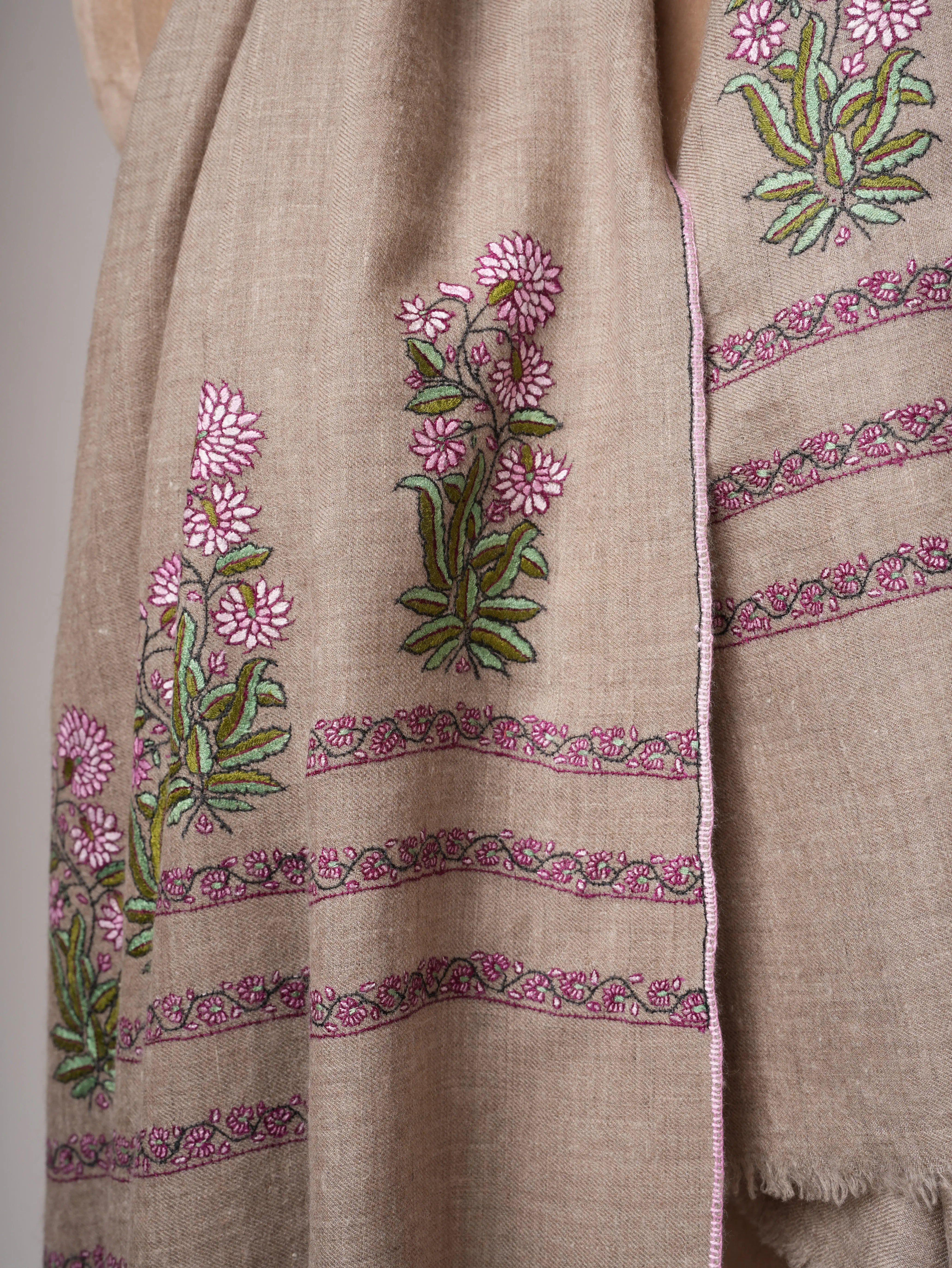Grey Pashmina Shawl – Handwoven with Mughal Motif Palla Embroidery Shahkaar