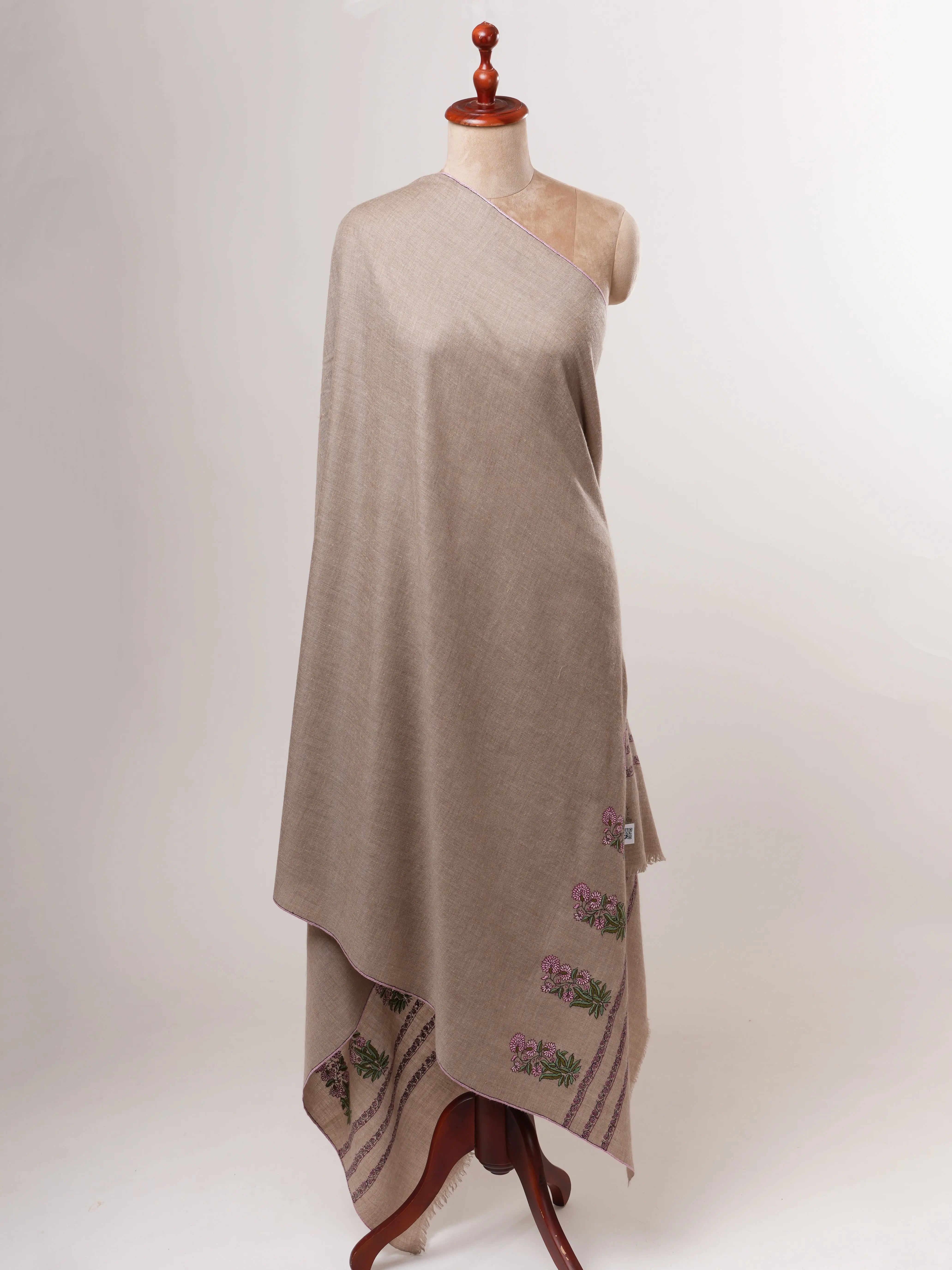 Grey Pashmina Shawl – Handwoven with Mughal Motif Palla Embroidery Shahkaar