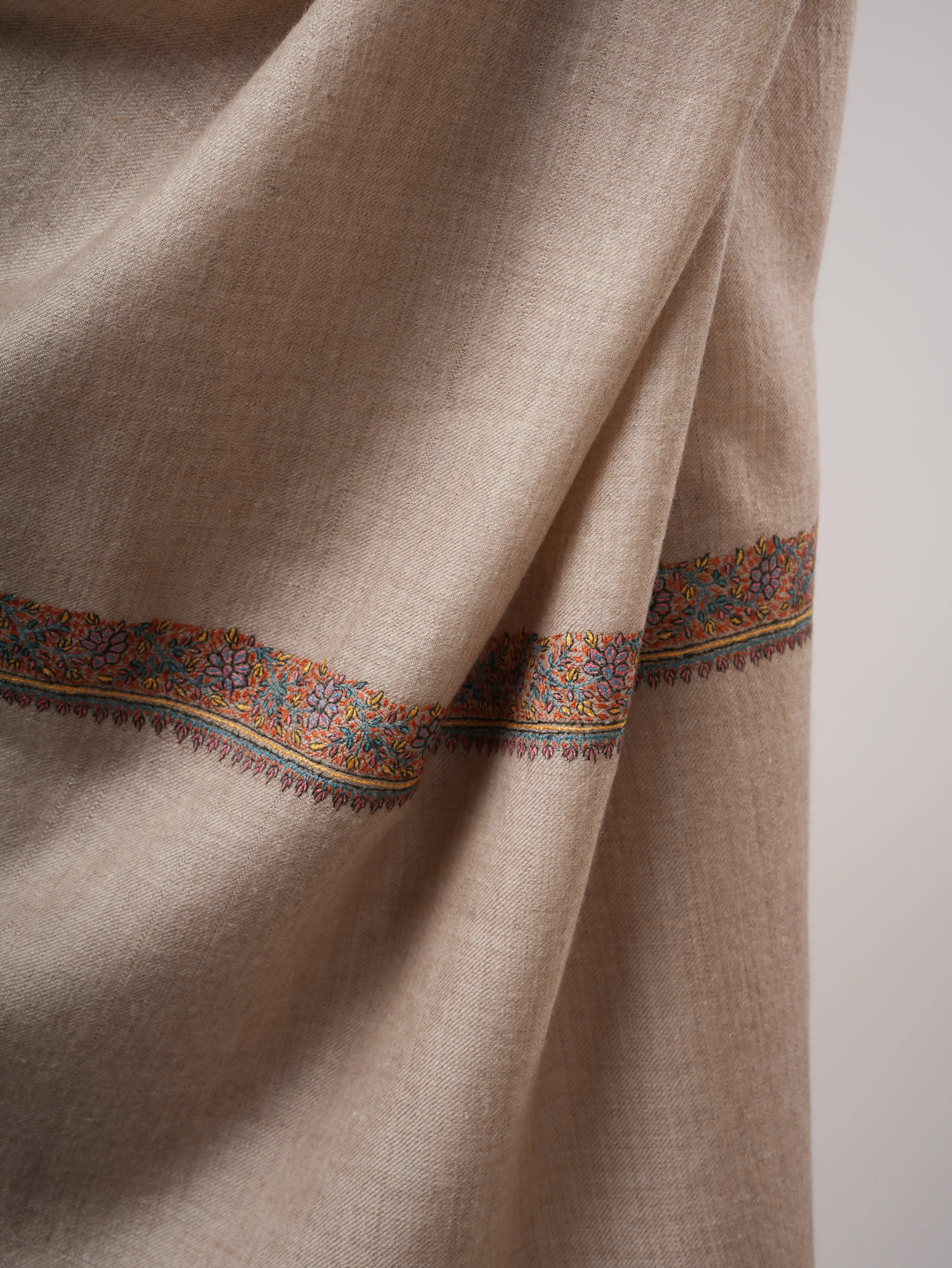 Natural Grey Kashmiri Pashmina Shawl – Hand Embroidered Hashia Border Shahkaar