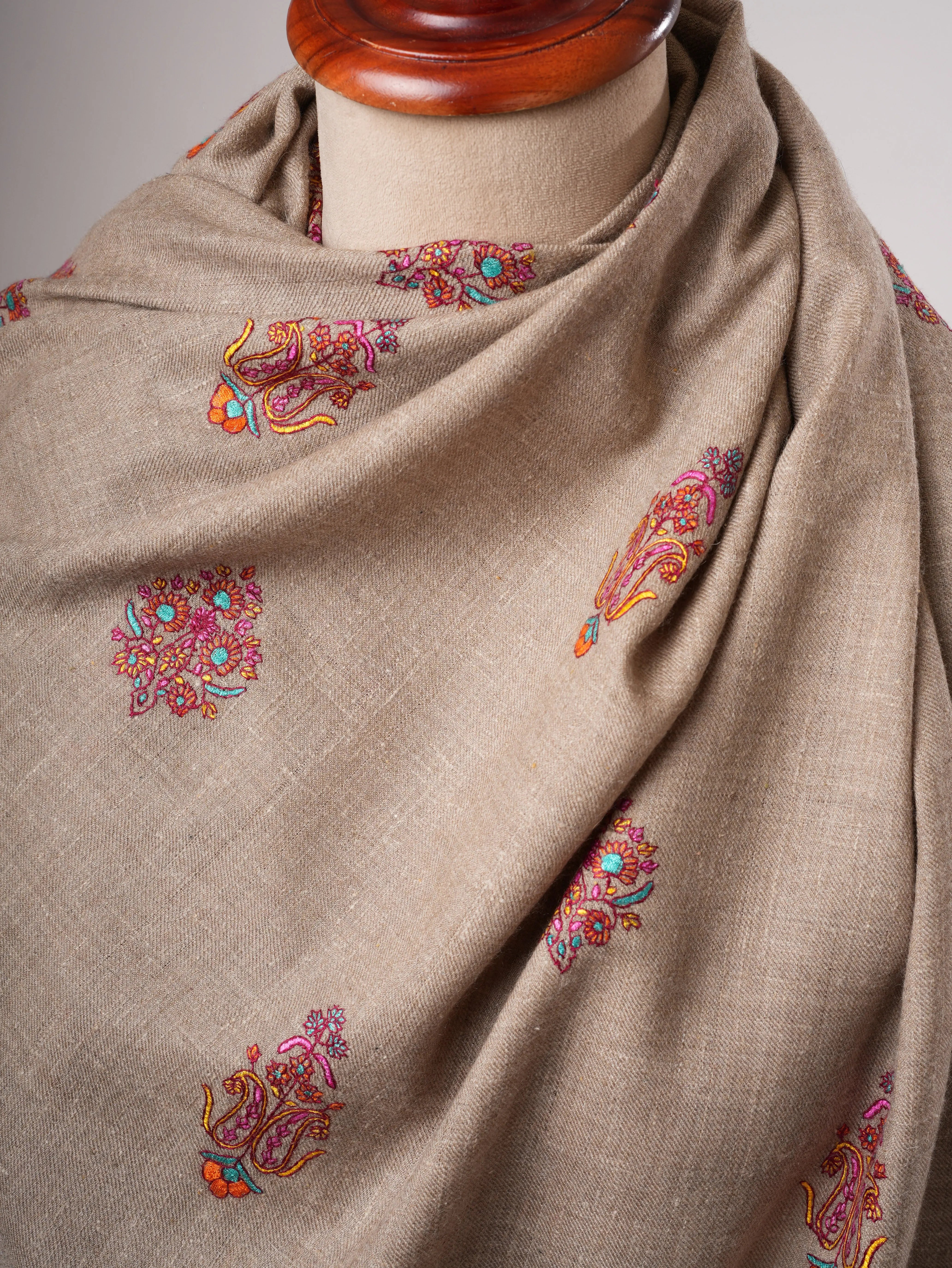 Natural Grey Pashmina Shawl – Handwoven with Palla Embroidery Shahkaar