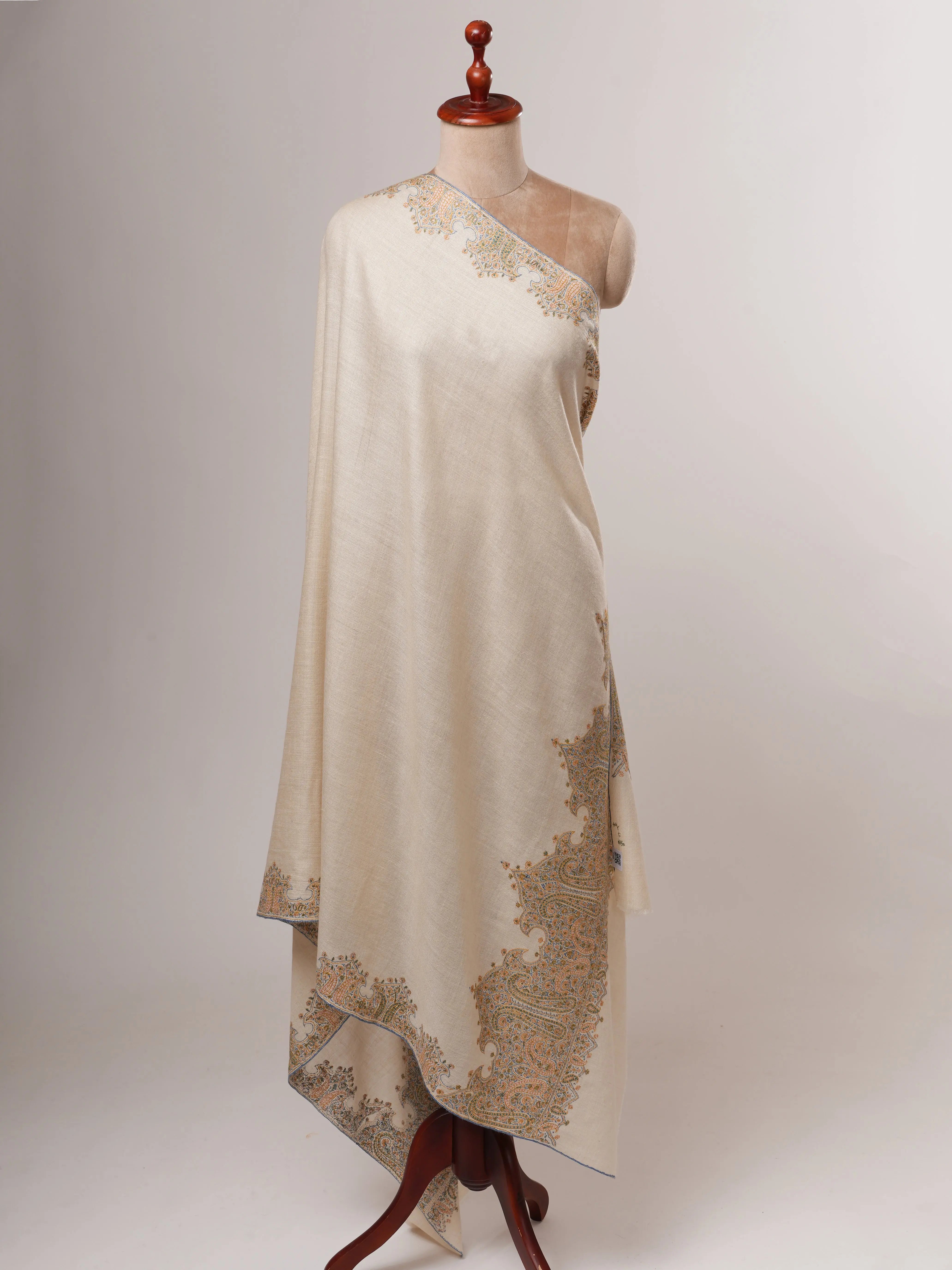 Ivory Kashmiri Pashmina Shawl – Mughal Motif Kalamdaur Embroidery Shahkaar