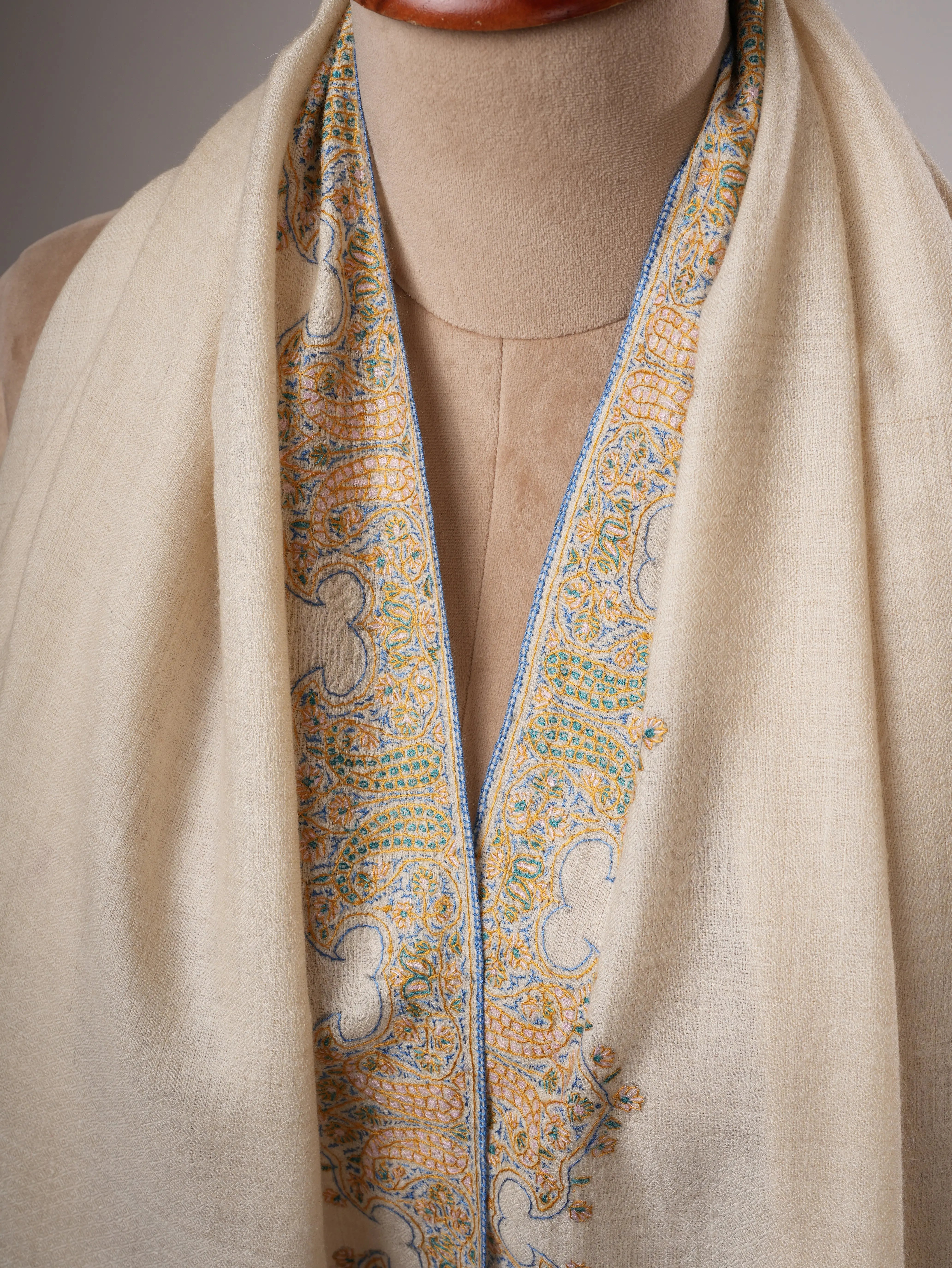 Ivory Kashmiri Pashmina Shawl – Mughal Motif Kalamdaur Embroidery Shahkaar