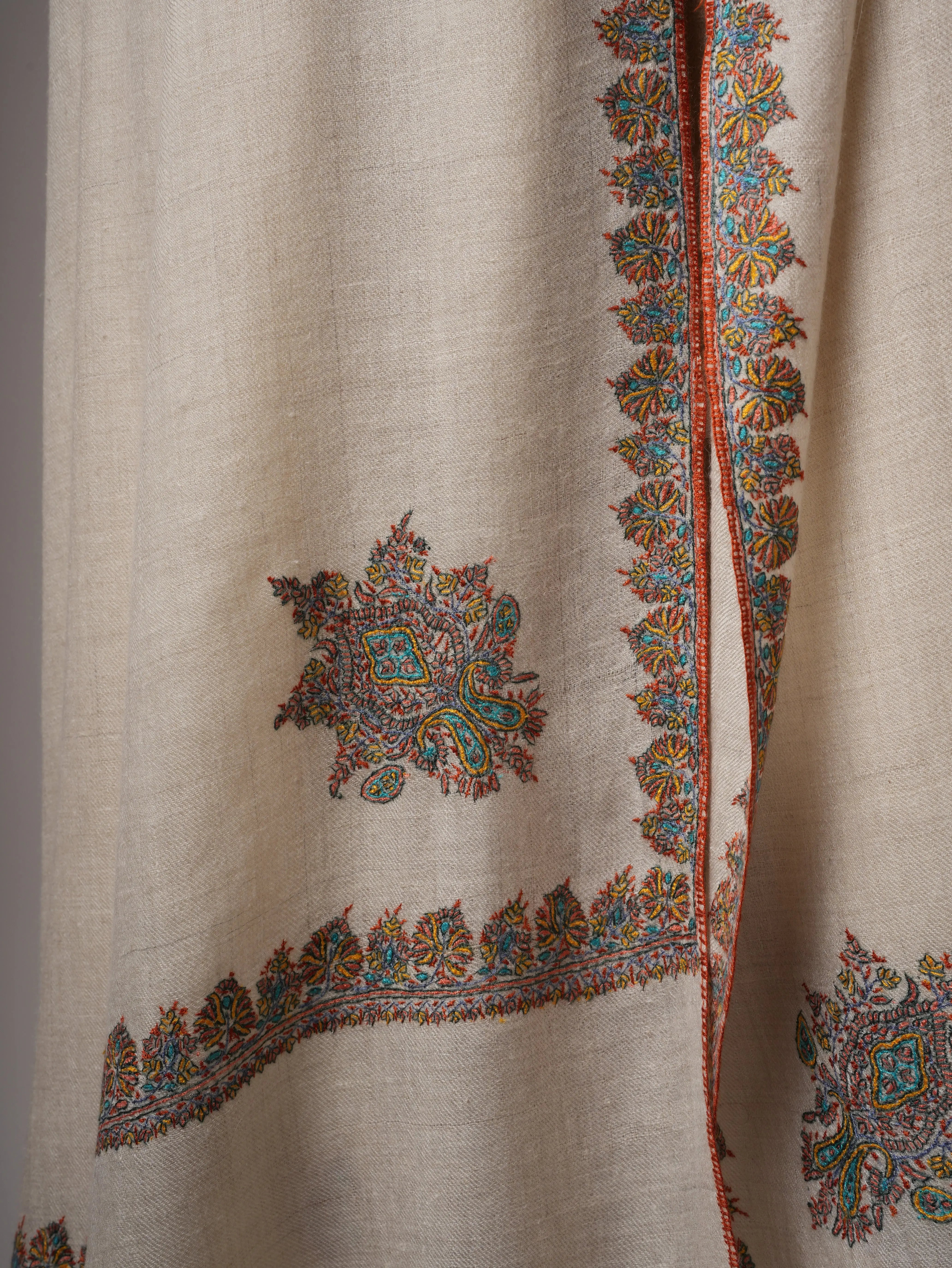 Natural Ivory Baby Soft Pashmina Shawl – Hand Embroidered Hashia Border Shahkaar