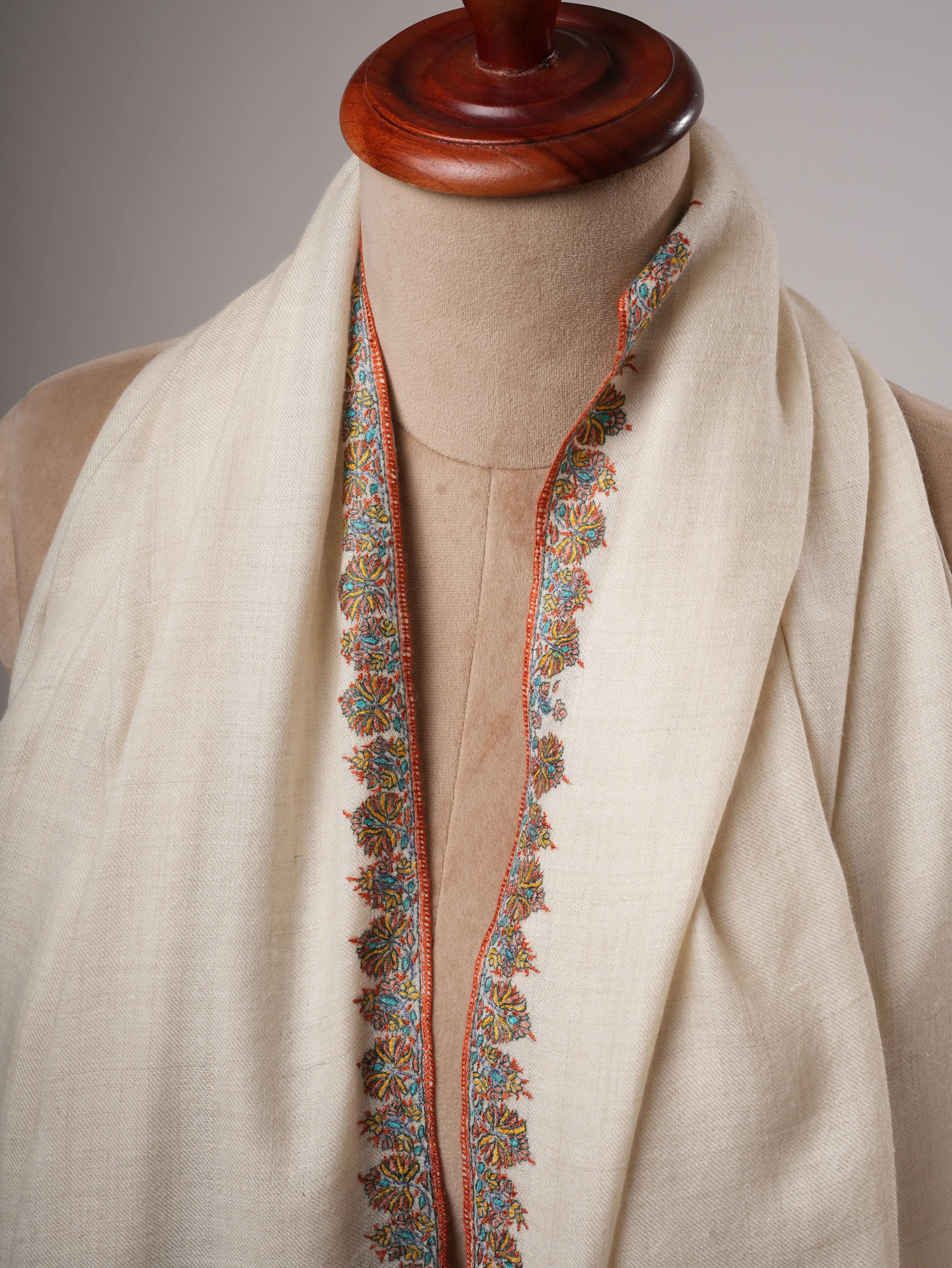 Natural Ivory Baby Soft Pashmina Shawl – Hand Embroidered Hashia Border Shahkaar
