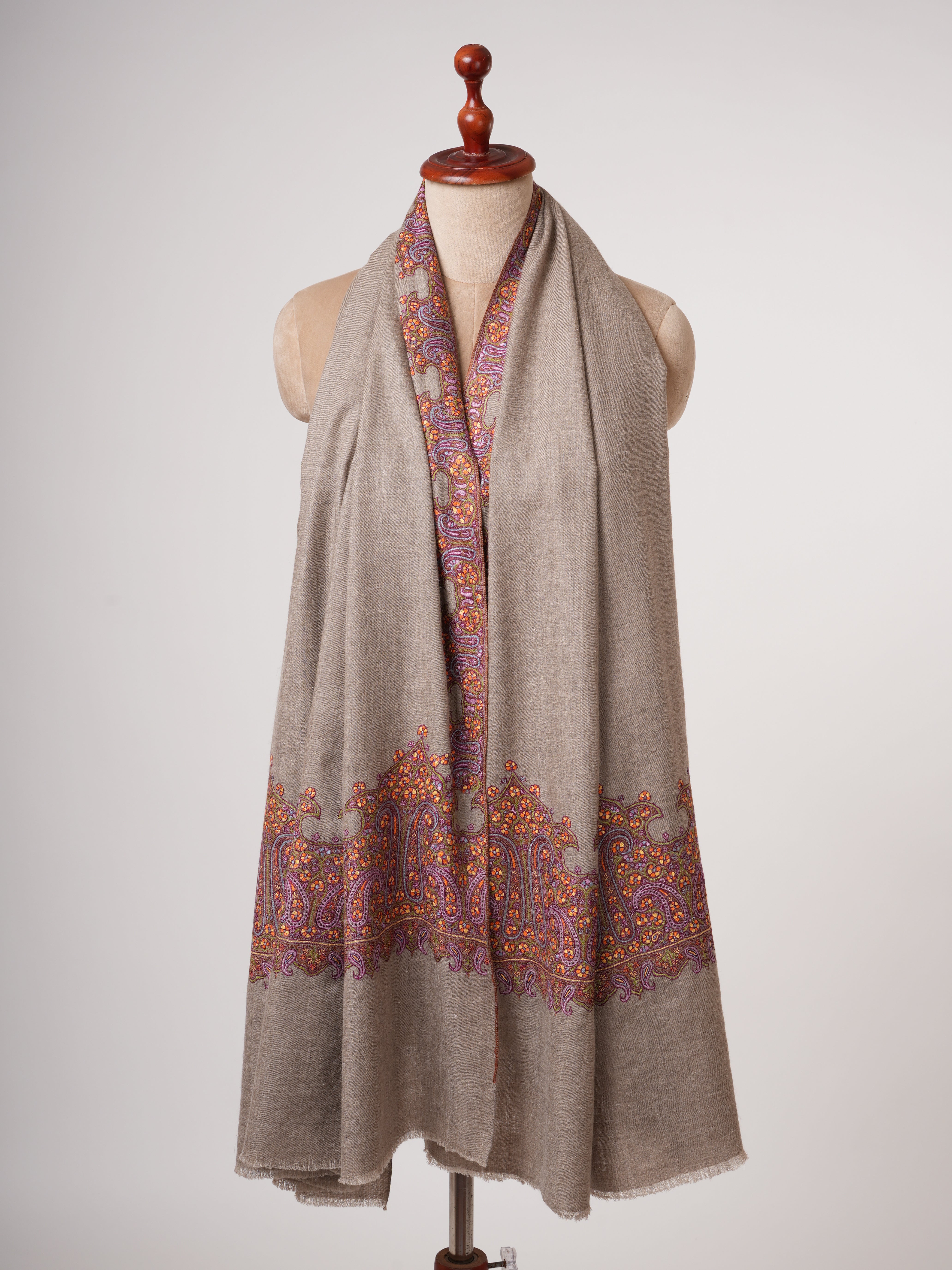 Classic Kalandaur Pure Pashmina Shawl with Fine Sozni Embroidery – Handcrafted Heritage