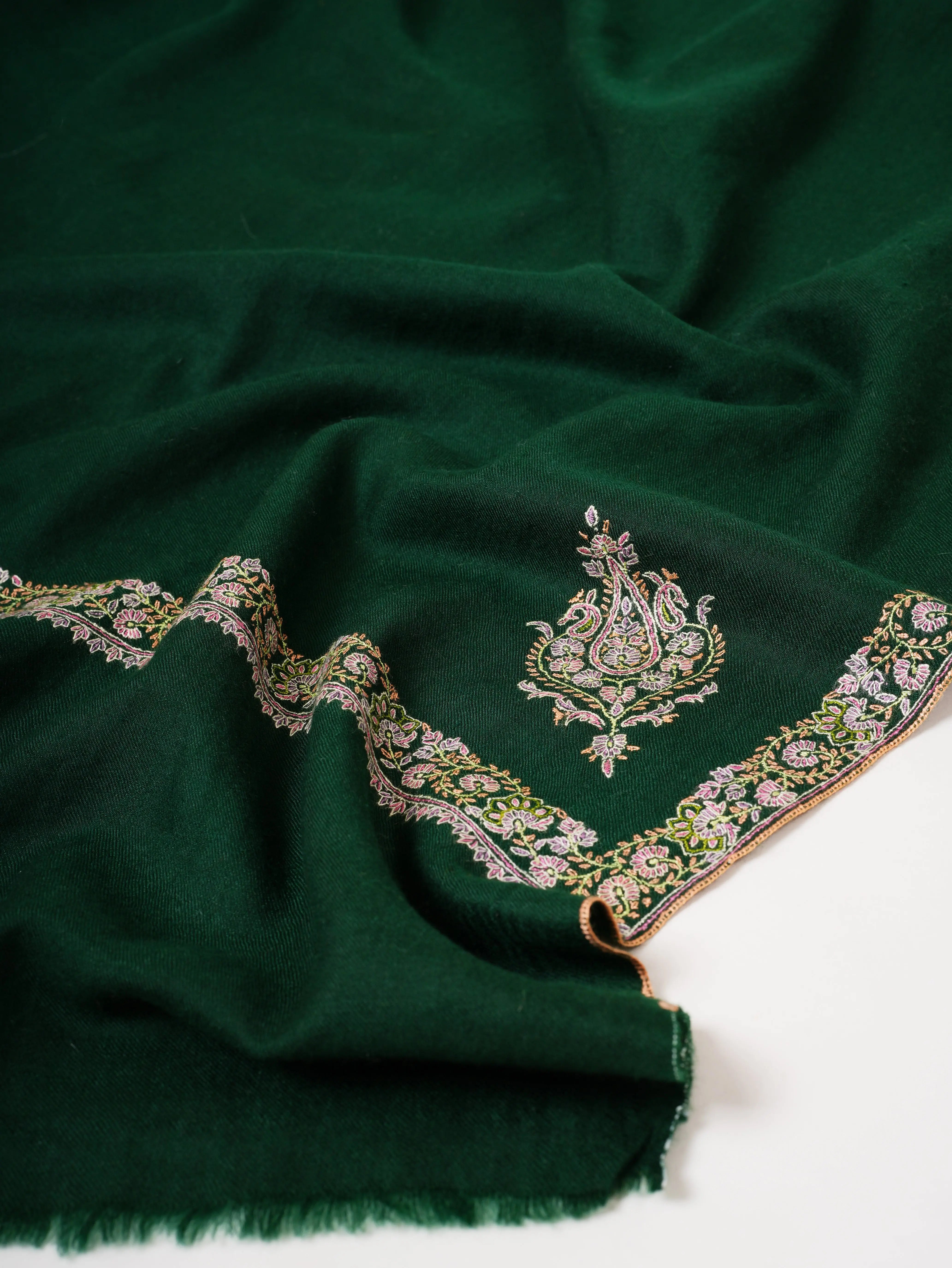 Emerald Green Hashia Embroidered Kashmiri Pashmina Shawl – Luxurious Timeless Shahkaar