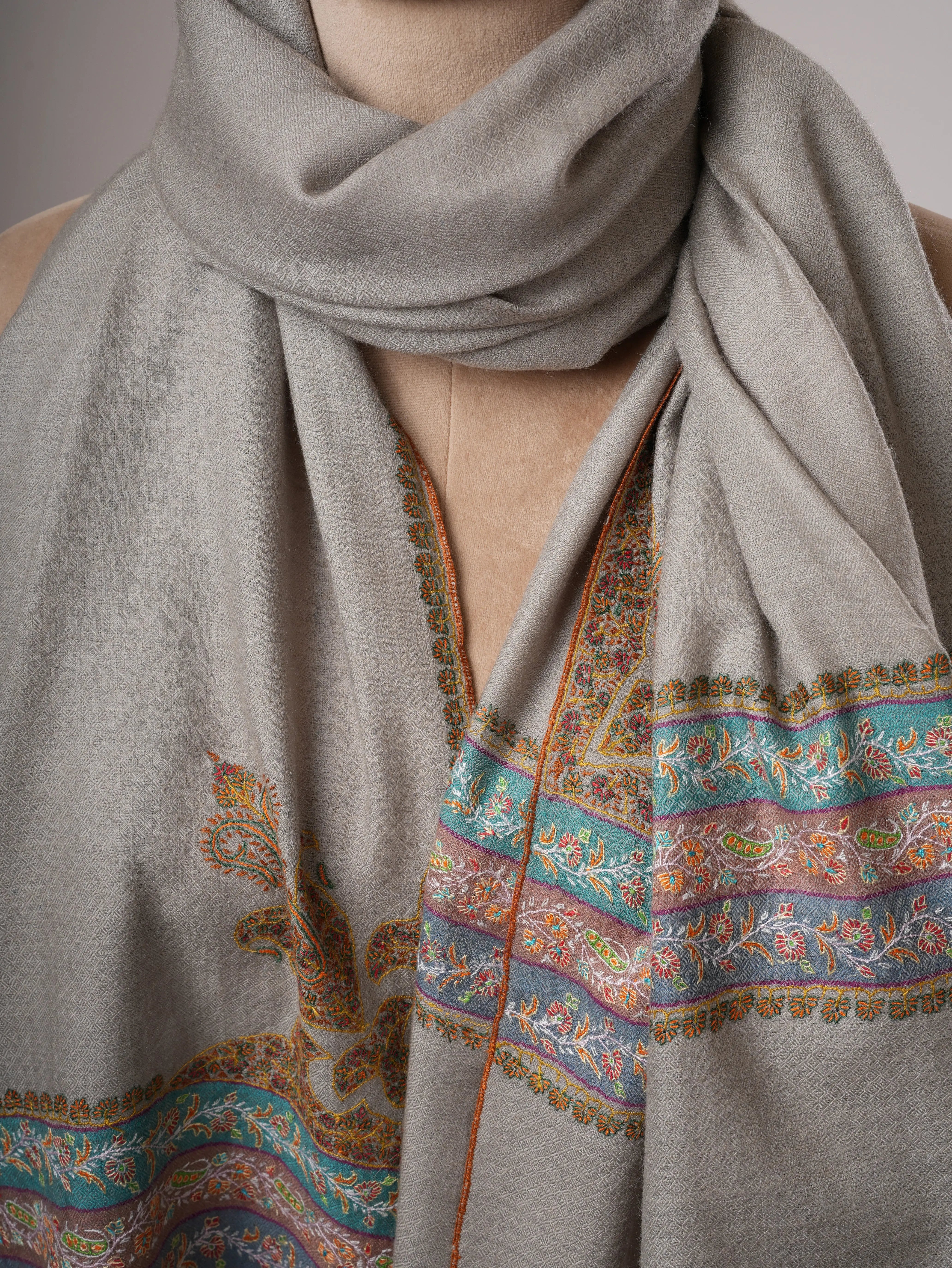 Grey Indian Pashmina Shawl – Hand-Embroidered Palla Sozni Design Shahkaar