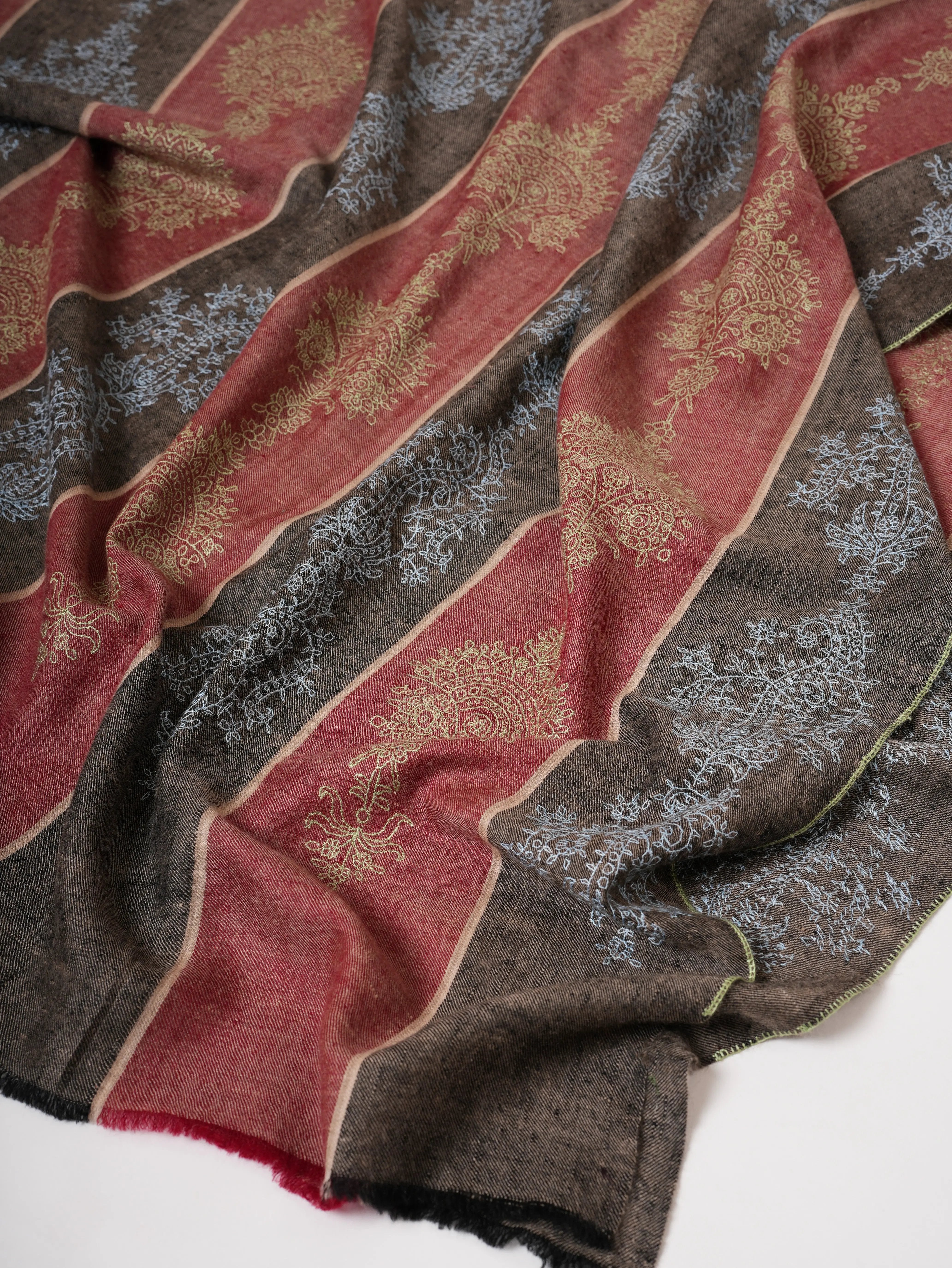 Khatras Hand Embroidered Luxurious Kashmiri Pashmina Shawl Shahkaar