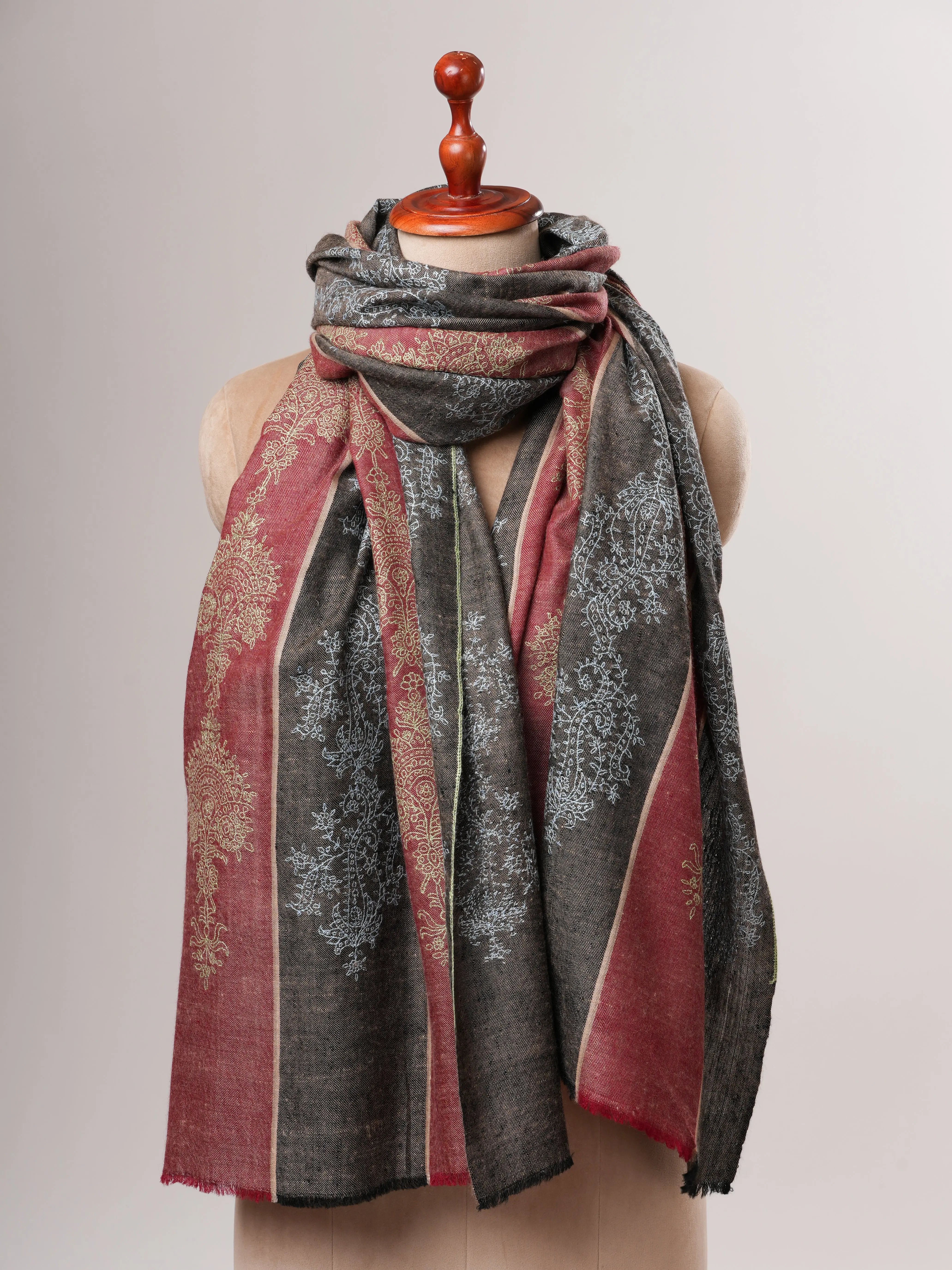 Khatras Hand Embroidered Luxurious Kashmiri Pashmina Shawl Shahkaar