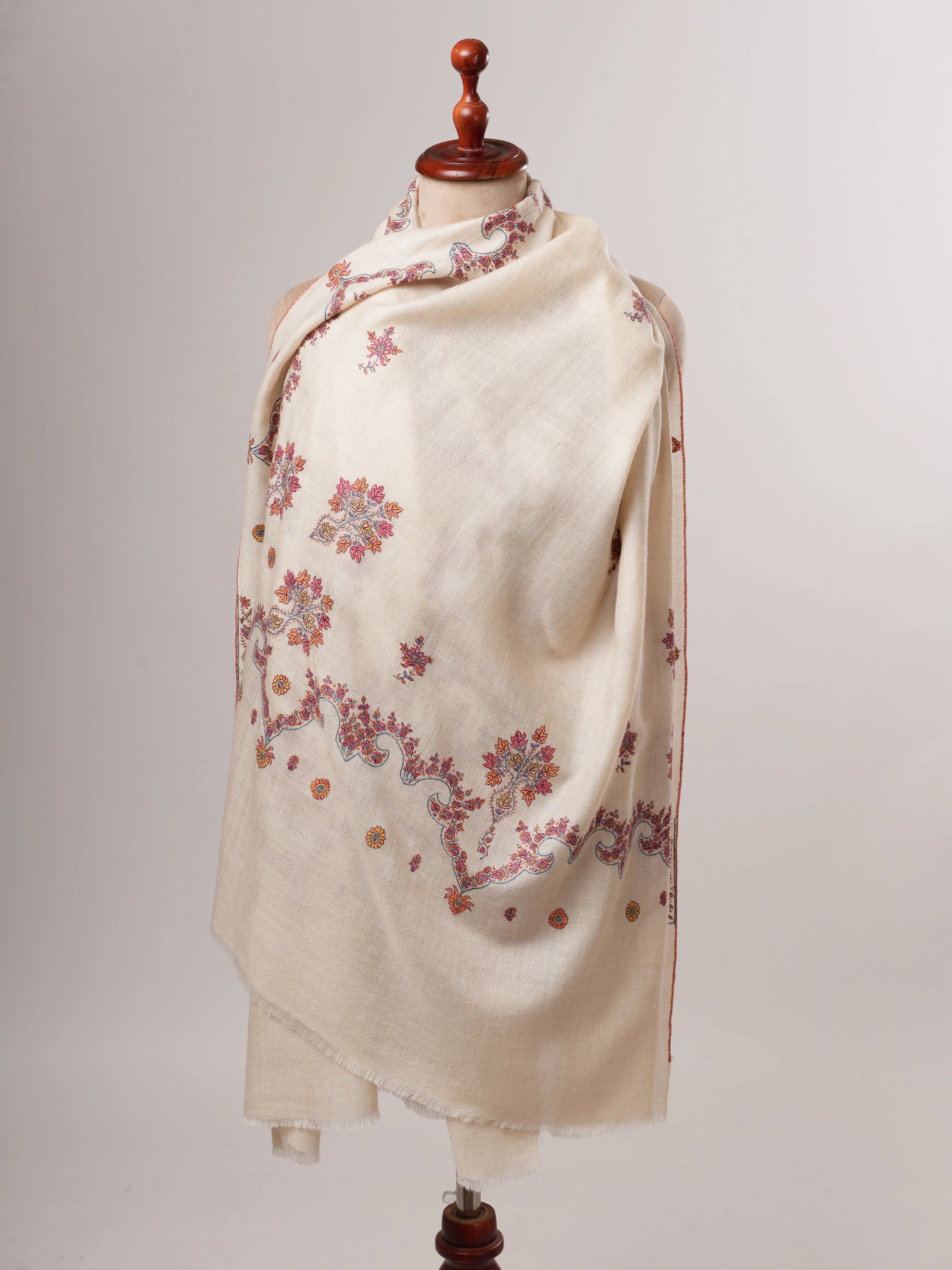 Ivory Indian Pashmina Shawl – Hand Embroidered Sozni Design Shahkaar