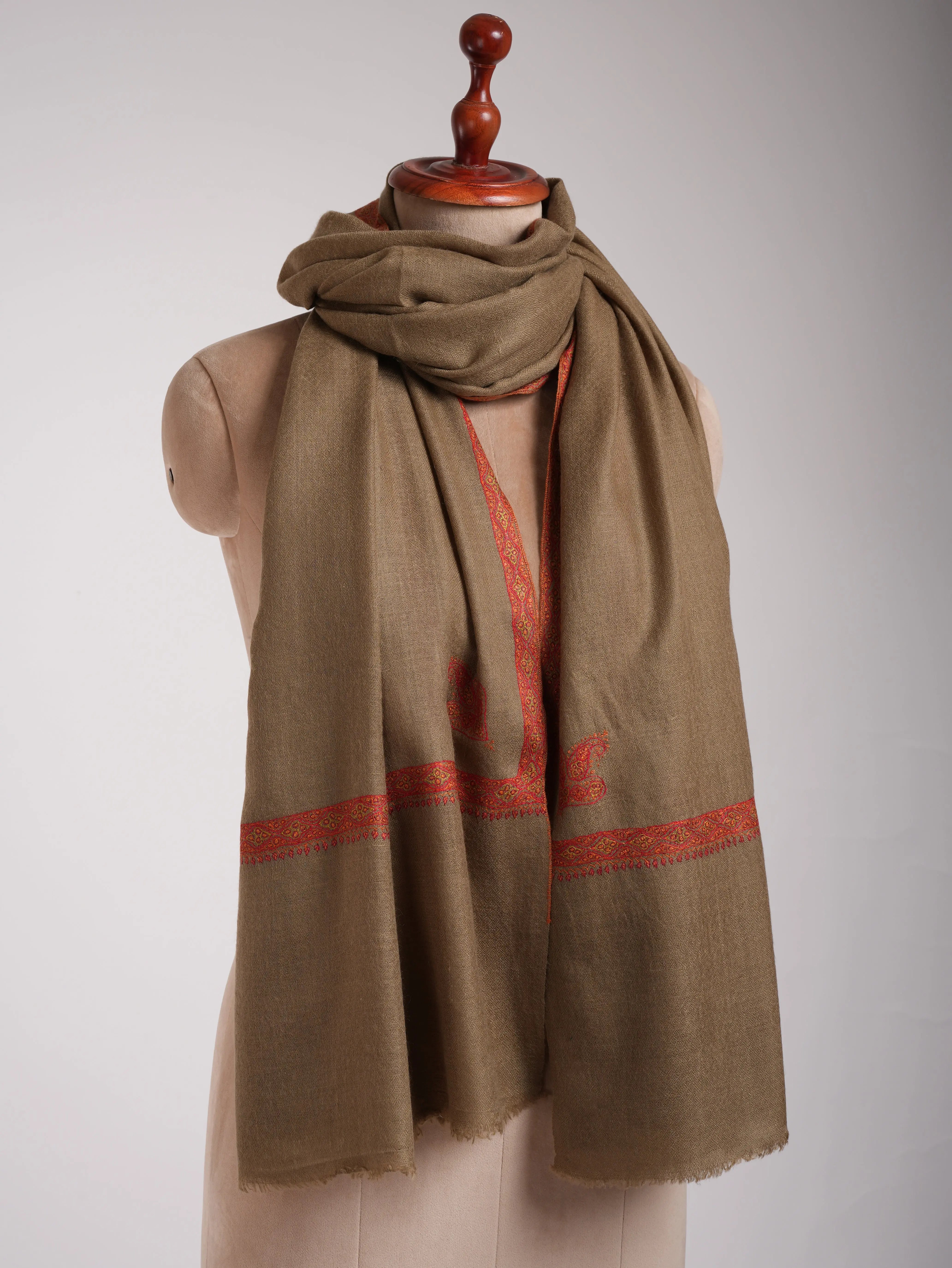 Luxurious Toosh Pashmina Shawl with Handcrafted Hashia Embroidery Shahkaar