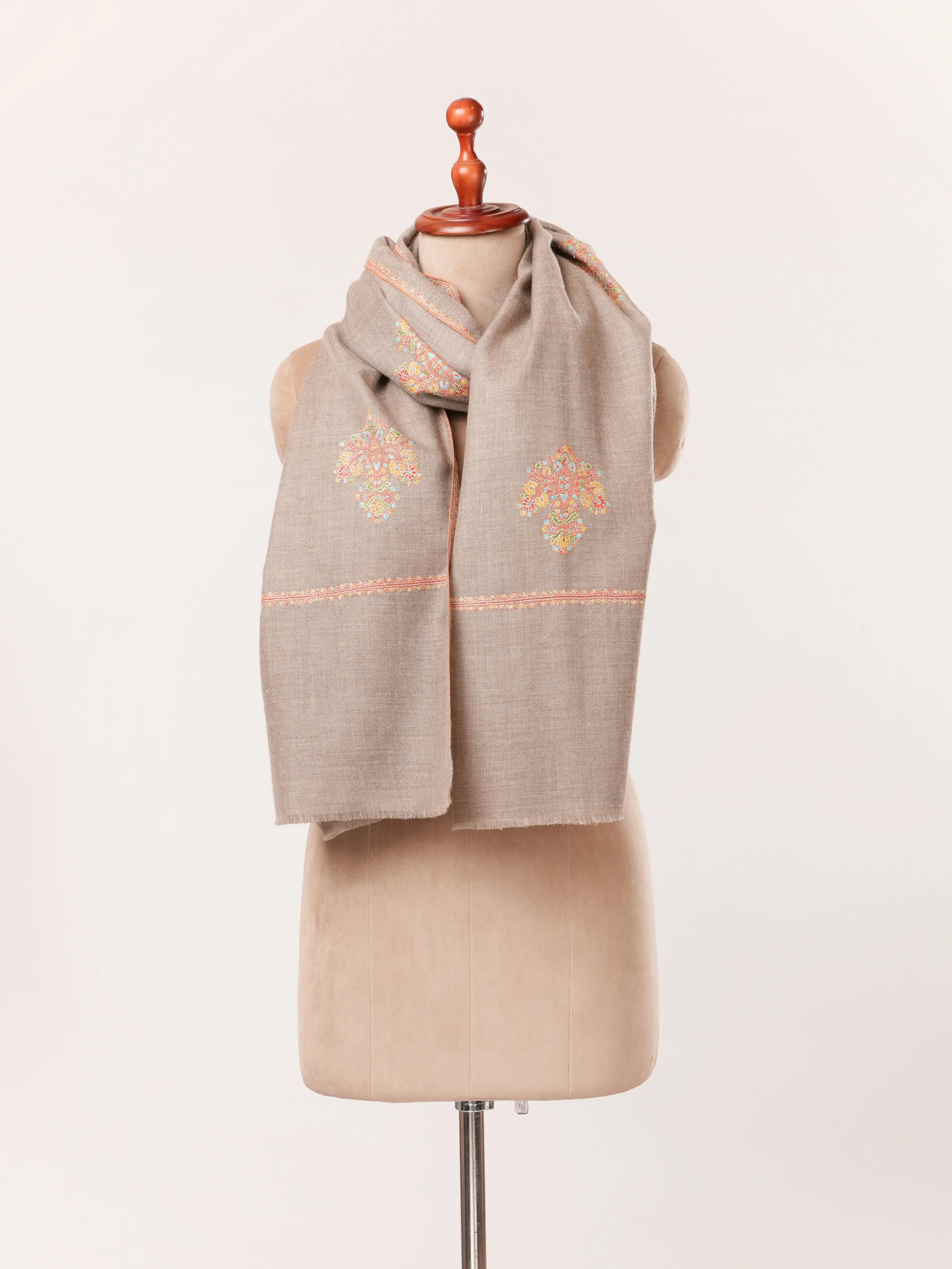 Baildar Buteh Sozni Work Kashmiri Beige Handwoven Pashmina Shawl Shahkaar.com
