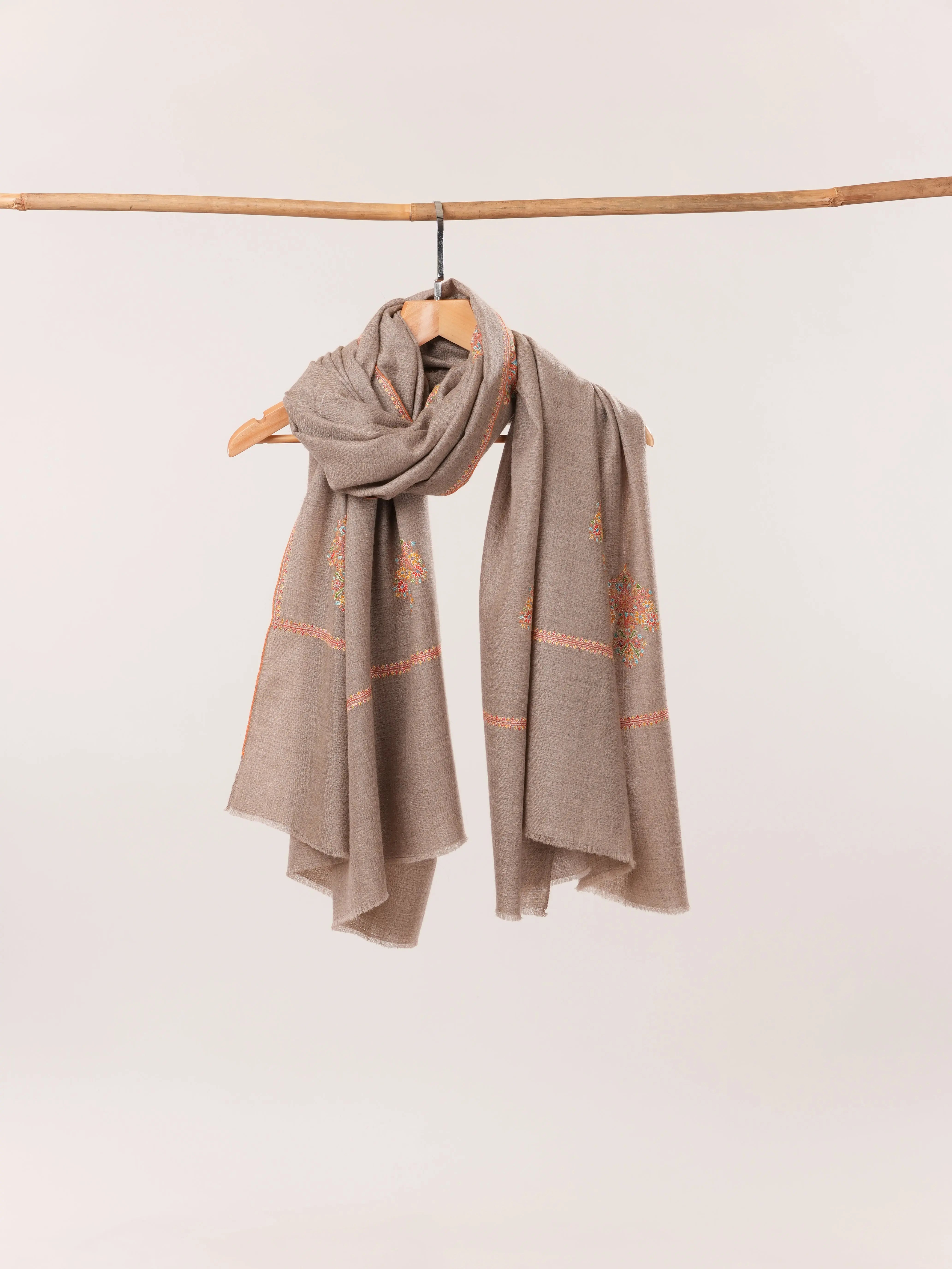 Baildar Buteh Sozni Work Kashmiri Beige Handwoven Pashmina Shawl Shahkaar.com