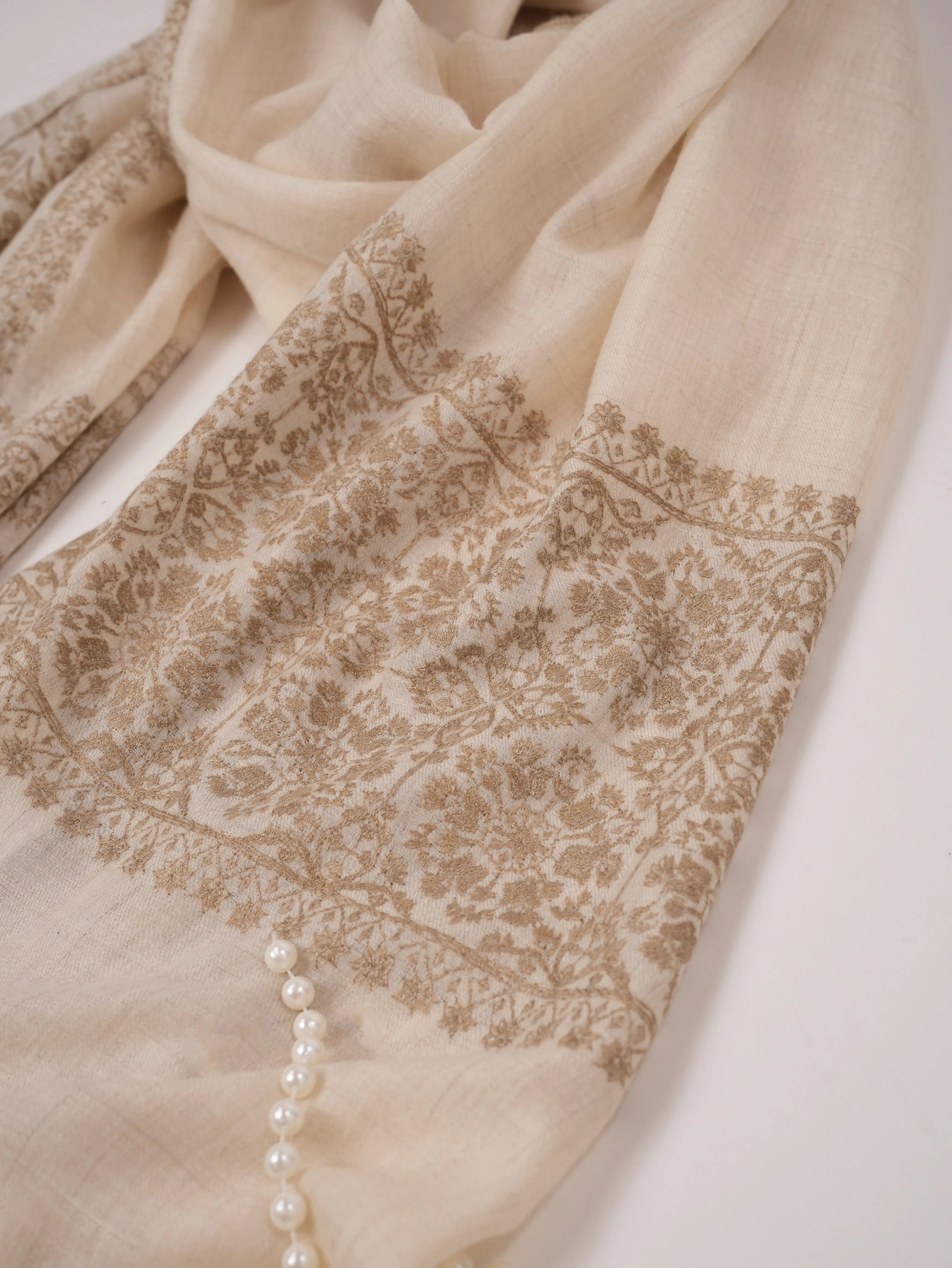 White Kashmiri Shawl with Handwoven Pashmina and Daurdar Sozni Embroidery Shahkaar.com