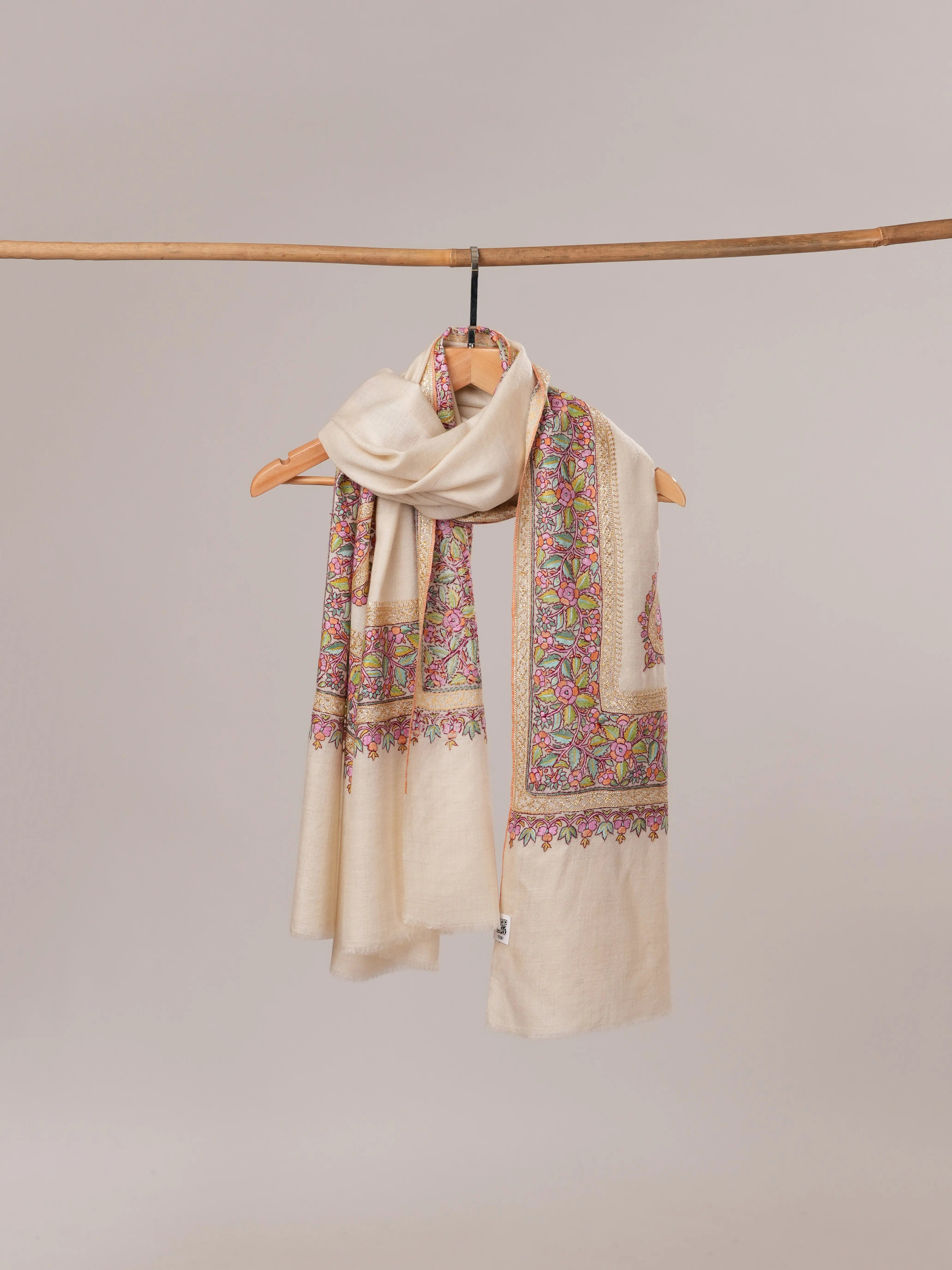 White Daurdar Hand Embroidered Pure Pashmina Shawl Shahkaar.com