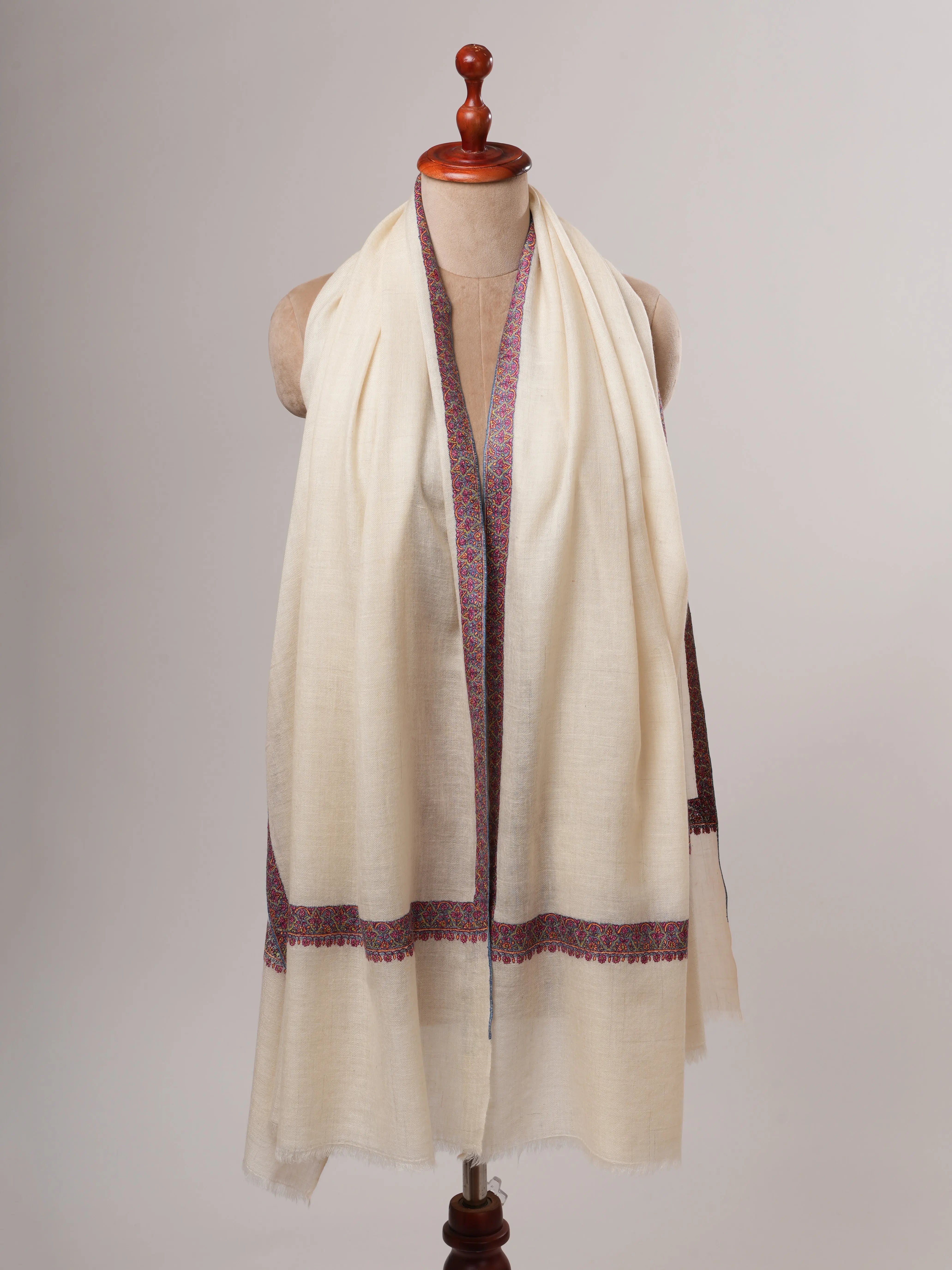 Ivory Hashia Embroidered Kashmiri Pashmina Shawl – Timeless Handwoven Luxury Shahkaar