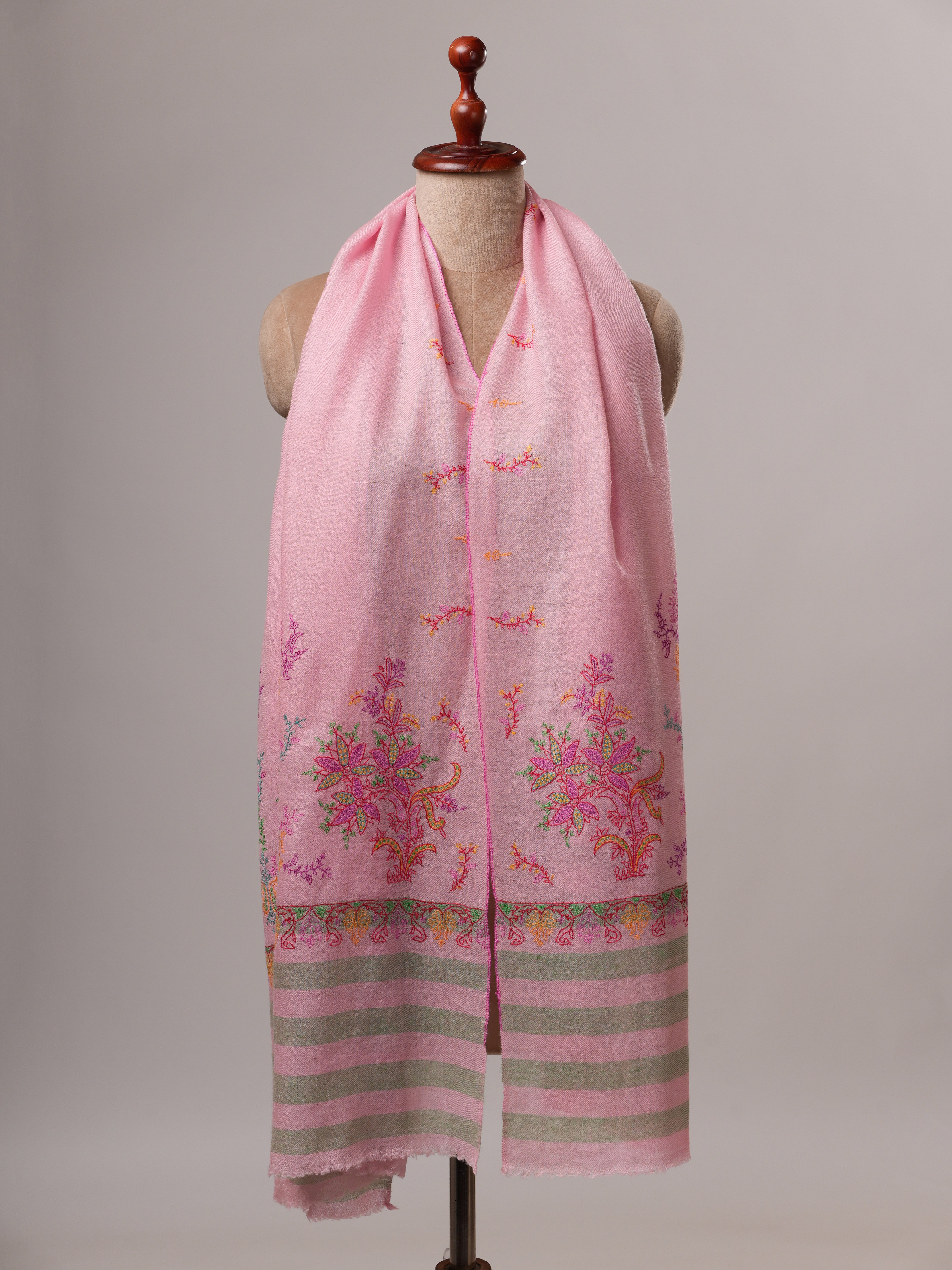 Luxurious Baby Pink Cashmere Scarf Featuring Delicate Palla Handwork Shahkaar