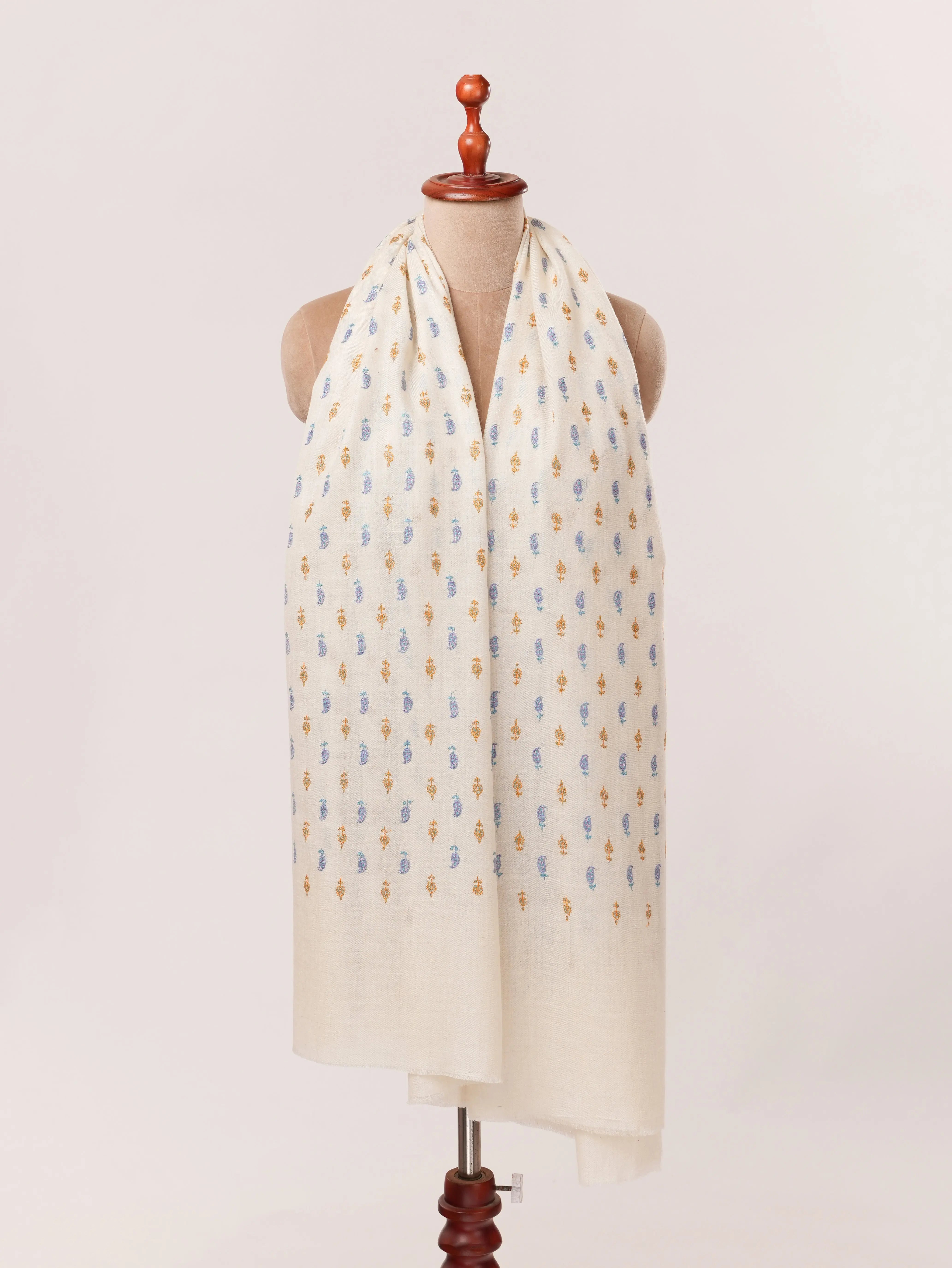 Handcrafted White Handwoven Pashmina Shawl with Kashmiri Buteh Sozni Embroidery Shahkaar.com
