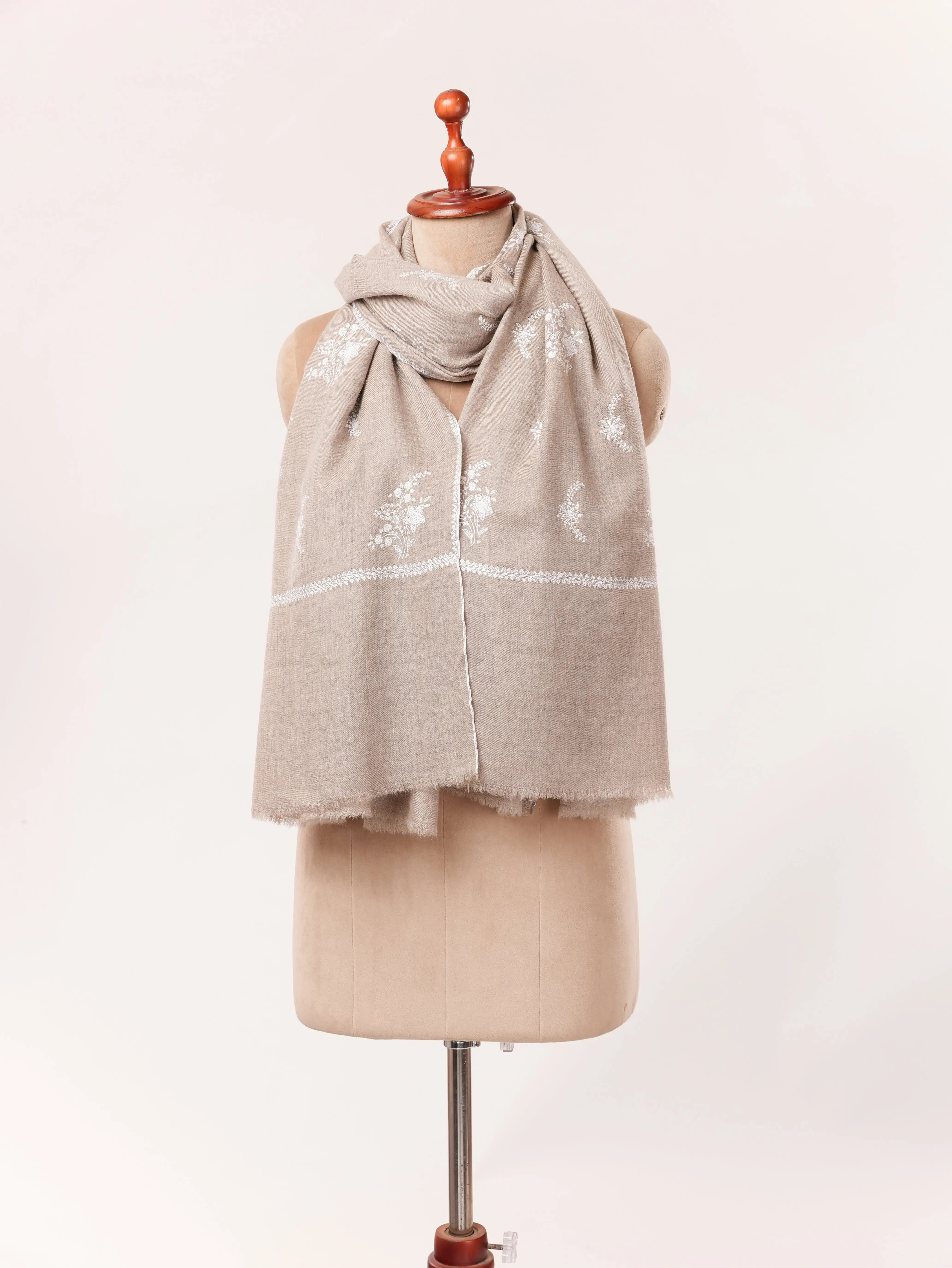Baildar Kashmiri Handwoven Beige Pashmina Shawl with White Sozni Buteh Embroidery Shahkaar.com