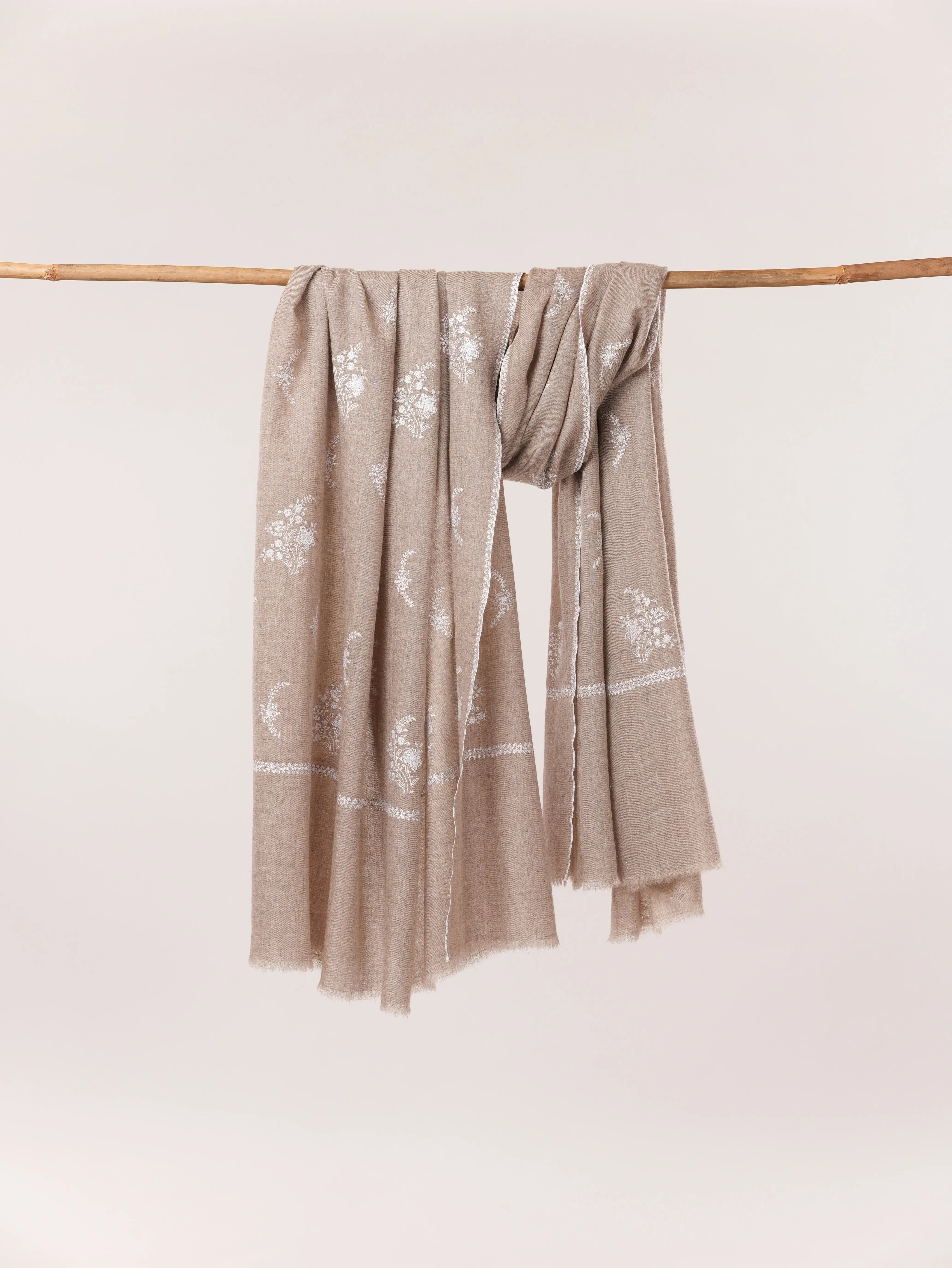 Baildar Kashmiri Handwoven Beige Pashmina Shawl with White Sozni Buteh Embroidery Shahkaar.com