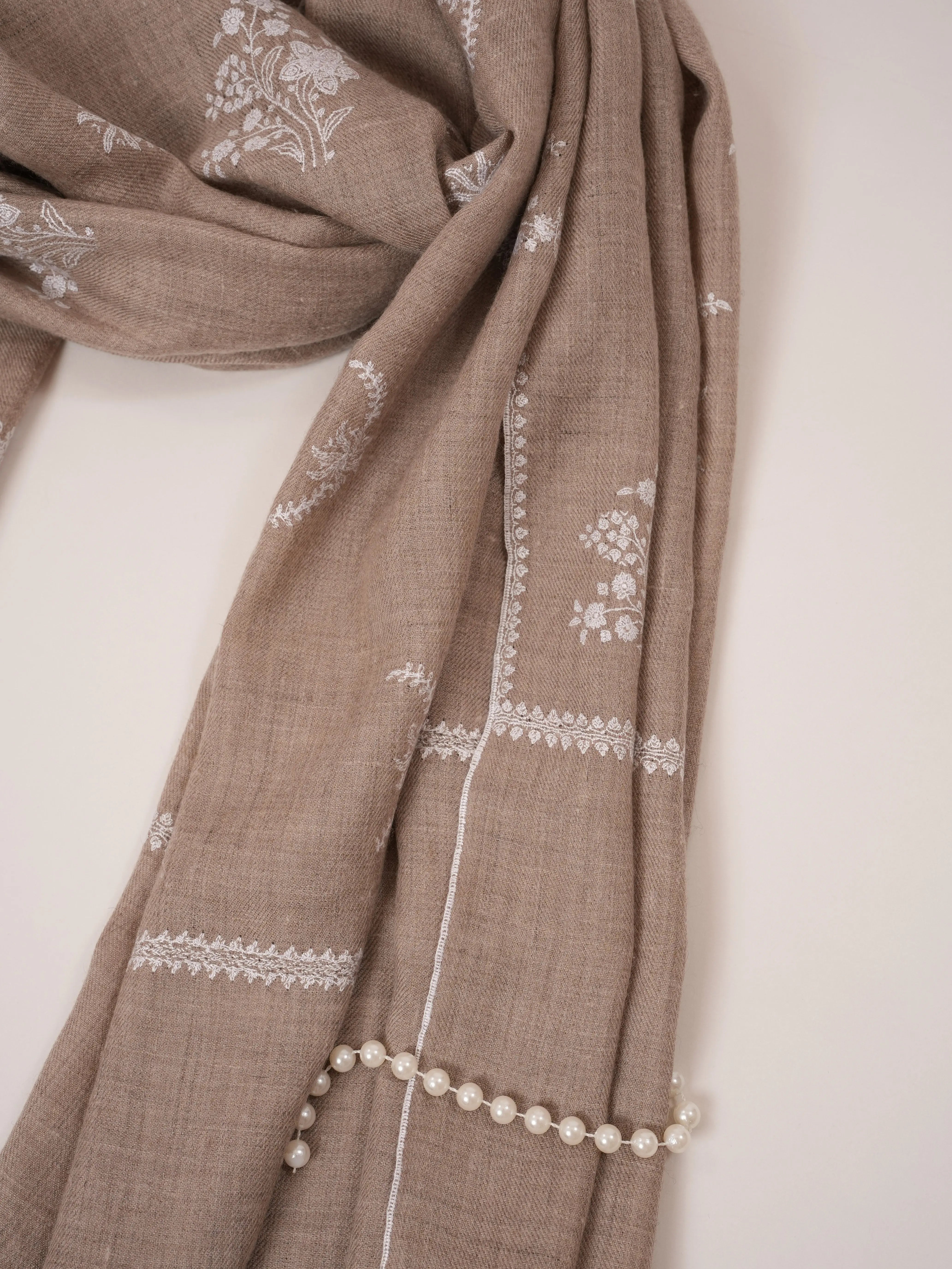Baildar Kashmiri Handwoven Beige Pashmina Shawl with White Sozni Buteh Embroidery Shahkaar.com