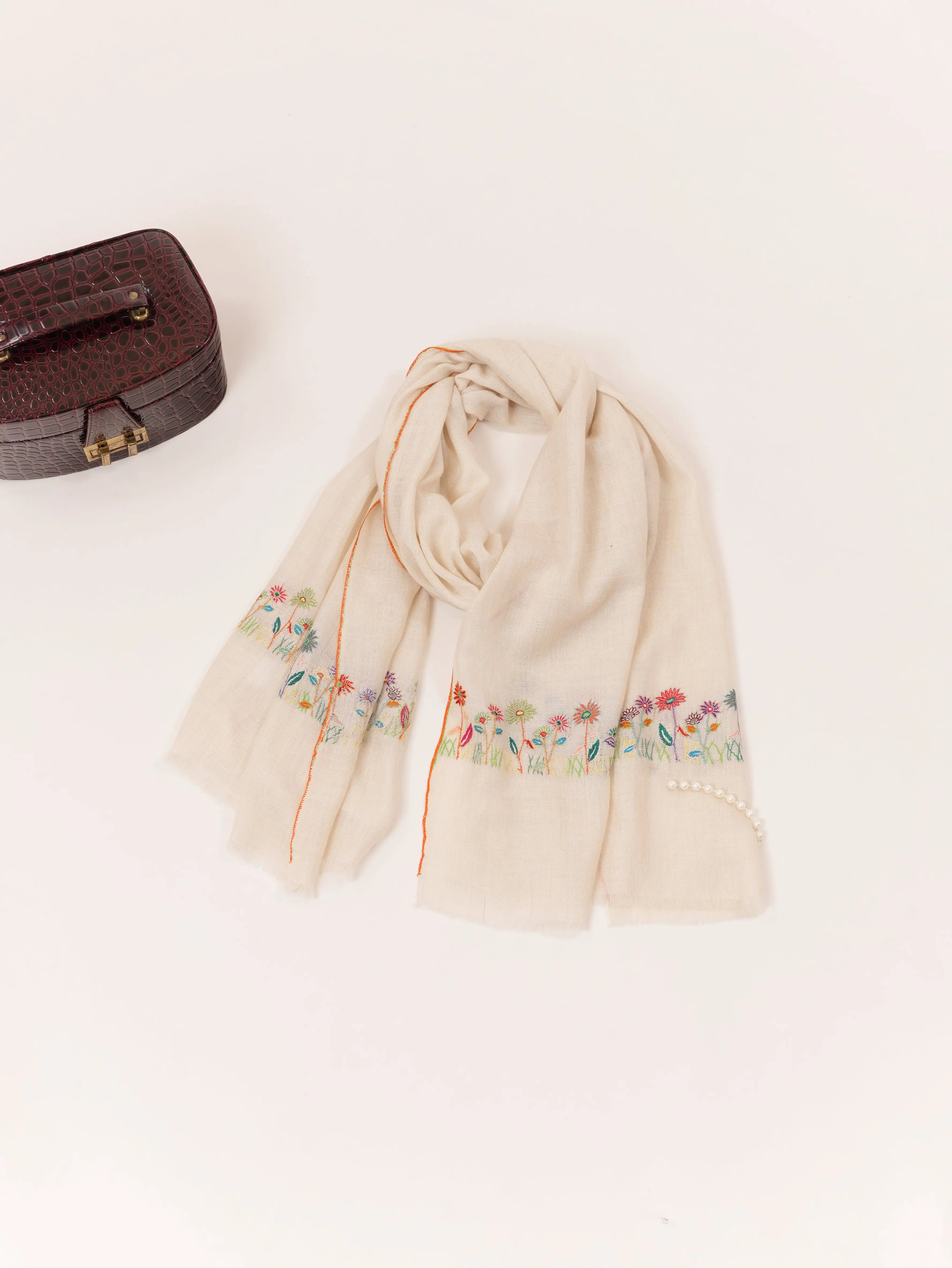 Hand Sozni Daisey Palldar Embroidery White Kashmiri Cashmere Scarf Shahkaar.com