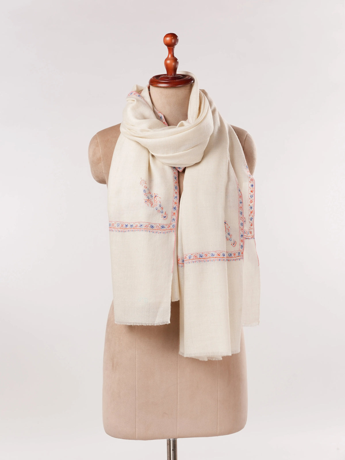 Natural White Handwoven Baildar Sozni Embroidered Pashmina Shawl