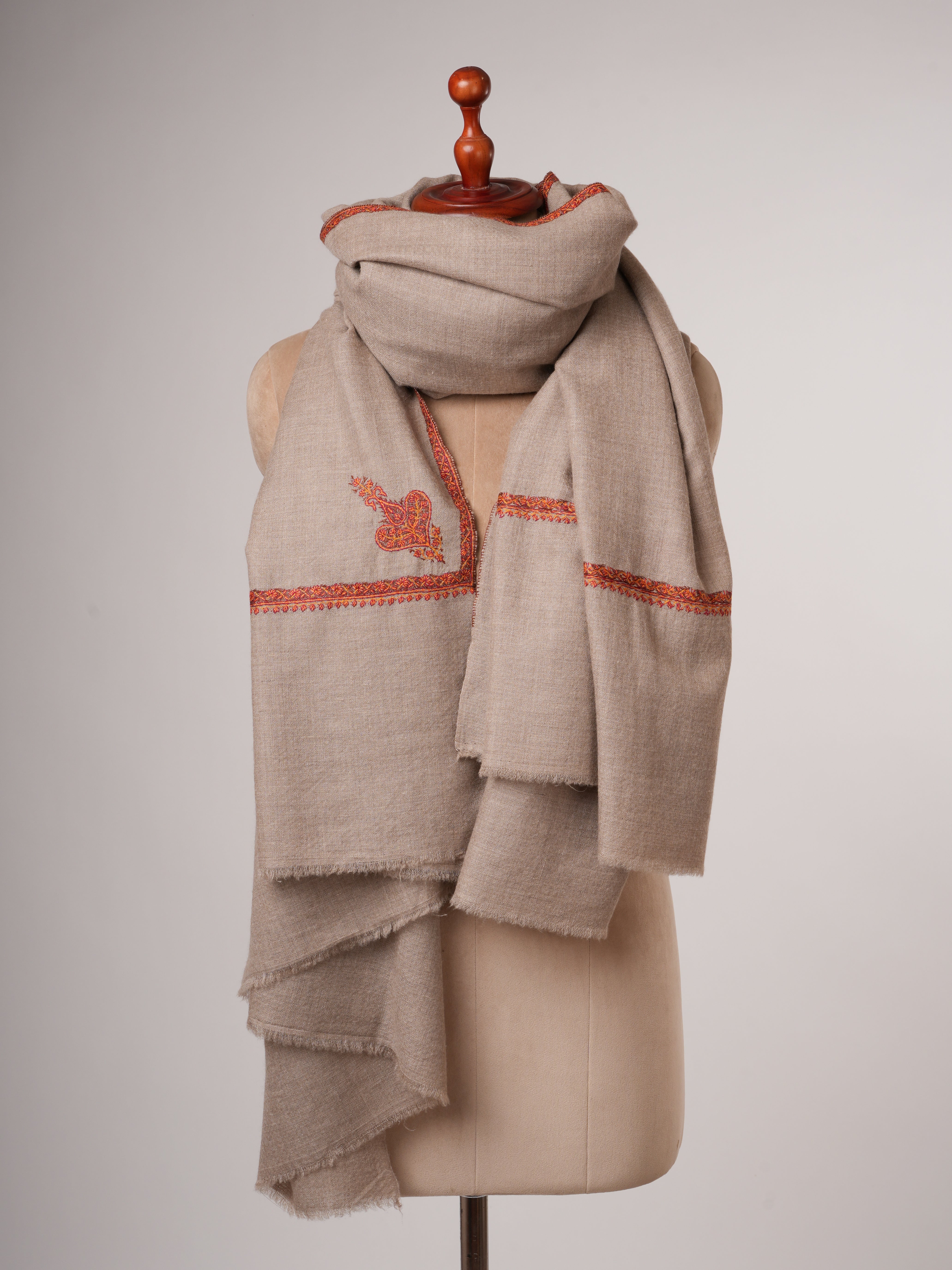 Châf de pashmina souple brodé sur la caution surdimensionnée - luxe cachemire intemporel