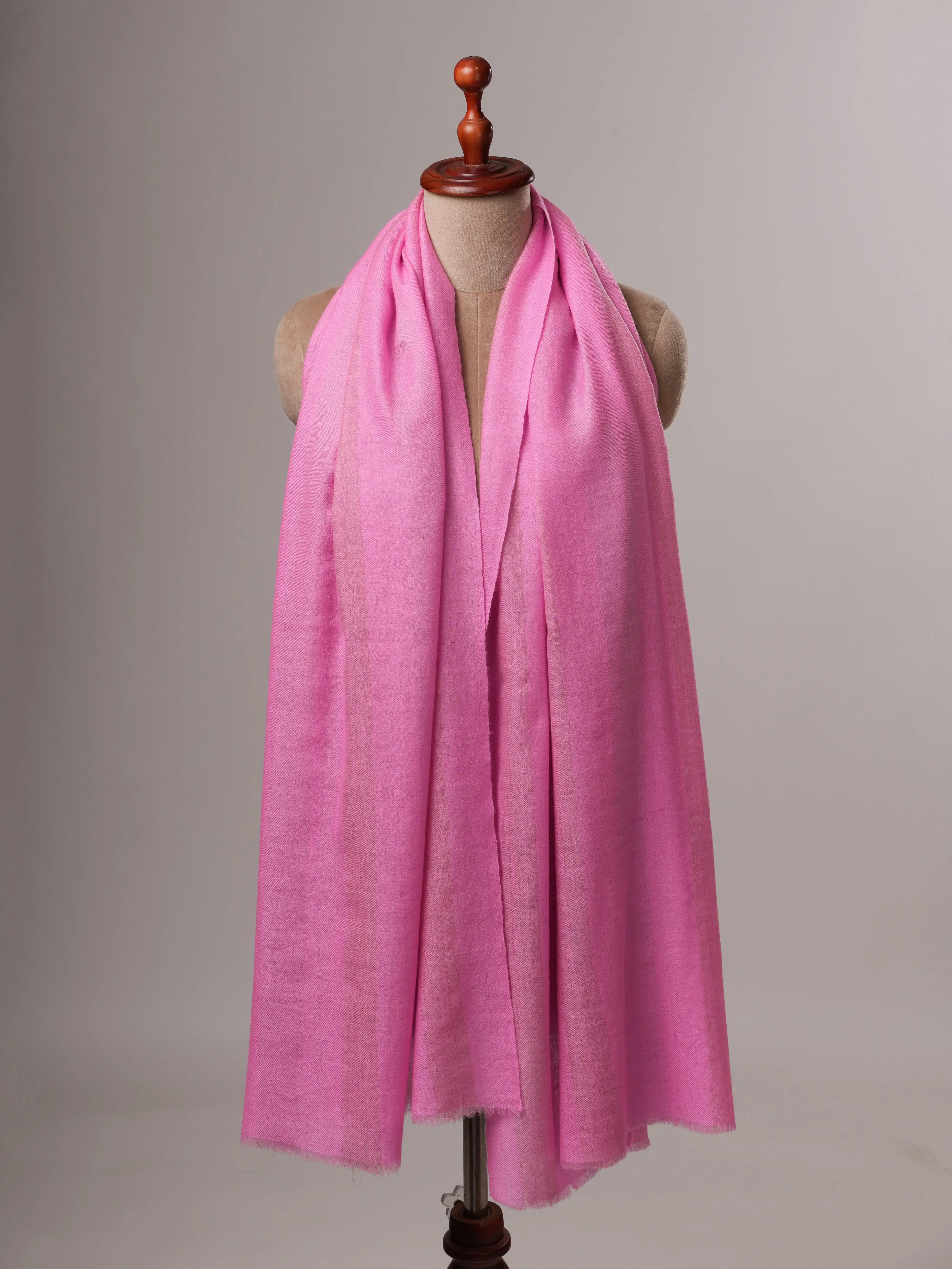 Handwoven Baby Pink Pashmina Shawl with Elegant Zari Detailing Shahkaar